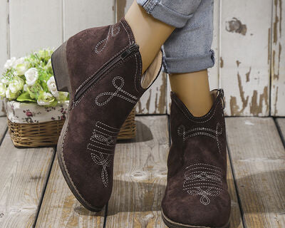 0a8cd821-1a50-41ec-a624-8a1c5594167c-Min