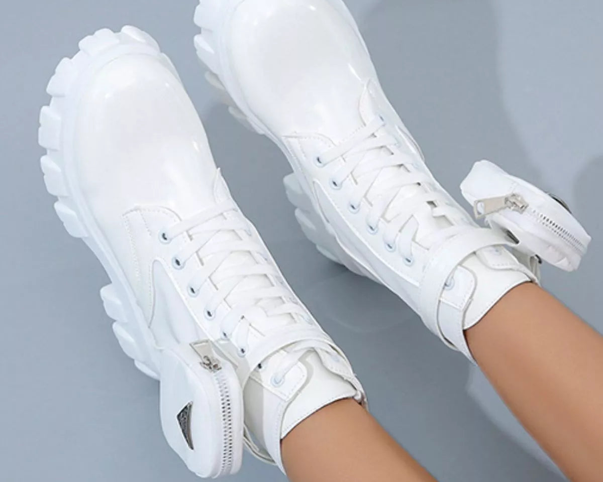 NEWYORKLISTED SHOE COLLECTION: White high-top sneakers with transparent soles on a gray background