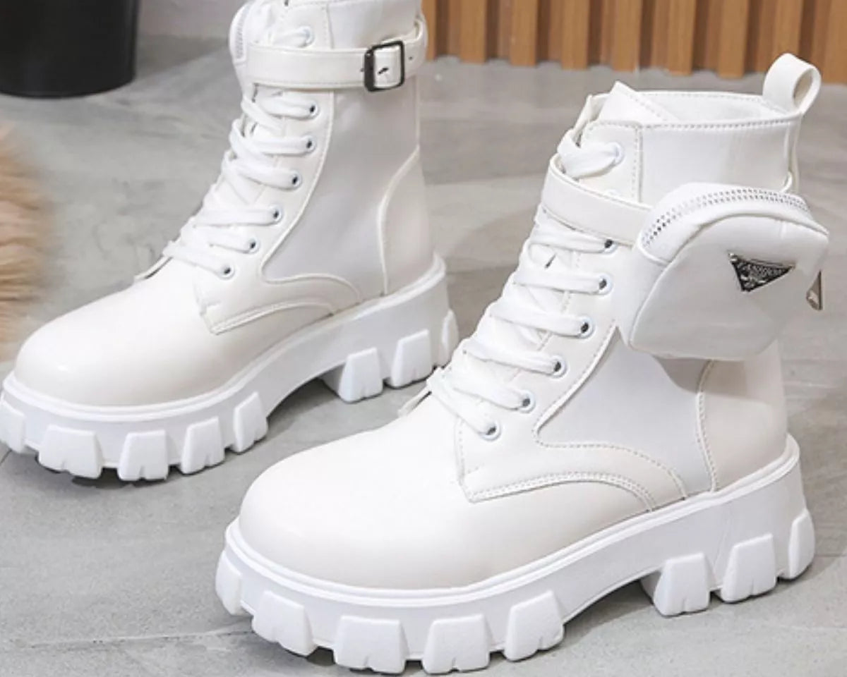 NEWYORKLISTED SHOE COLLECTION: Lace Up Platform Ankle Boots