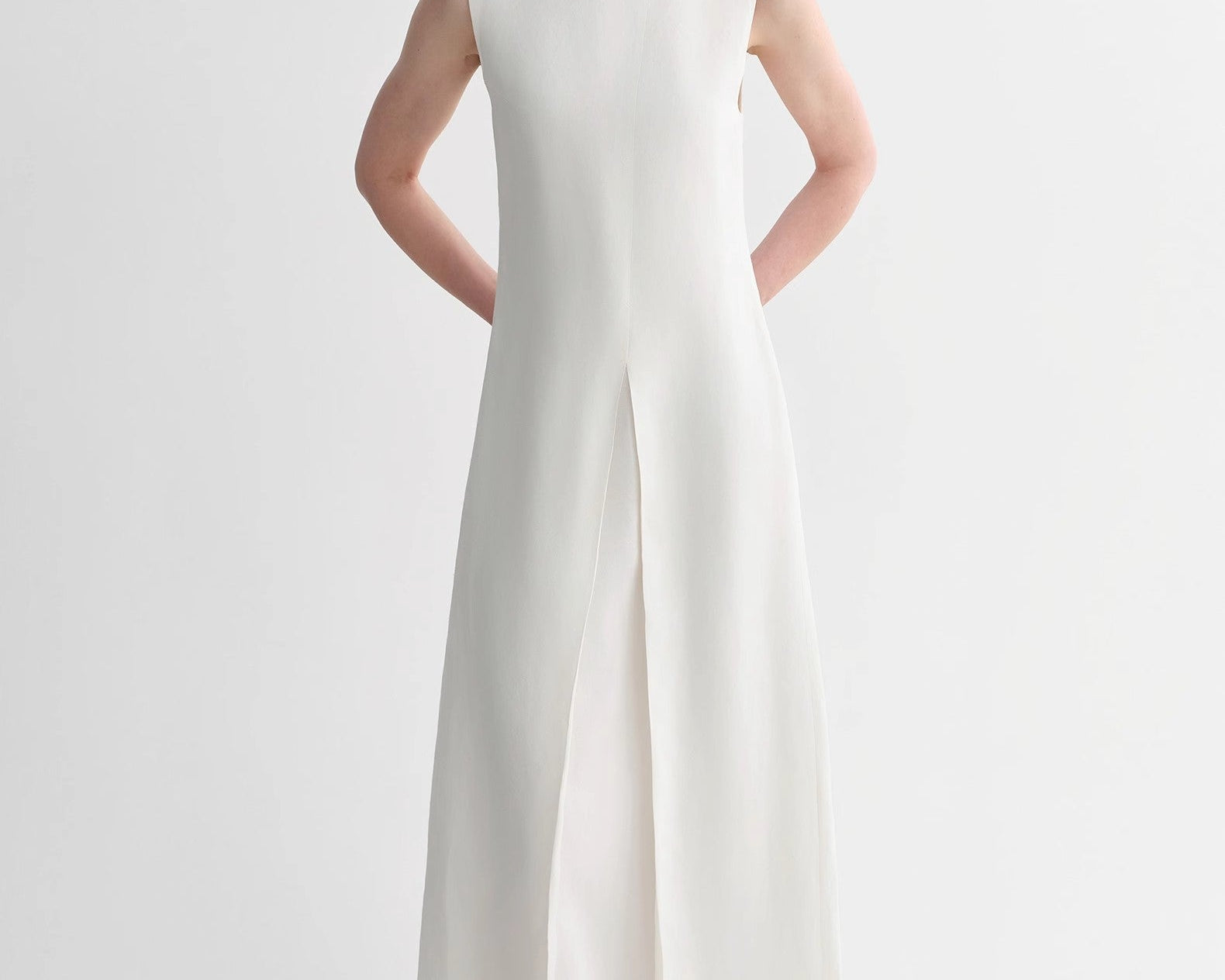 Mulberry Silk Sleeveless Round Neck Oblique Pleated A-Line White Dress - NEWYORKLISTED