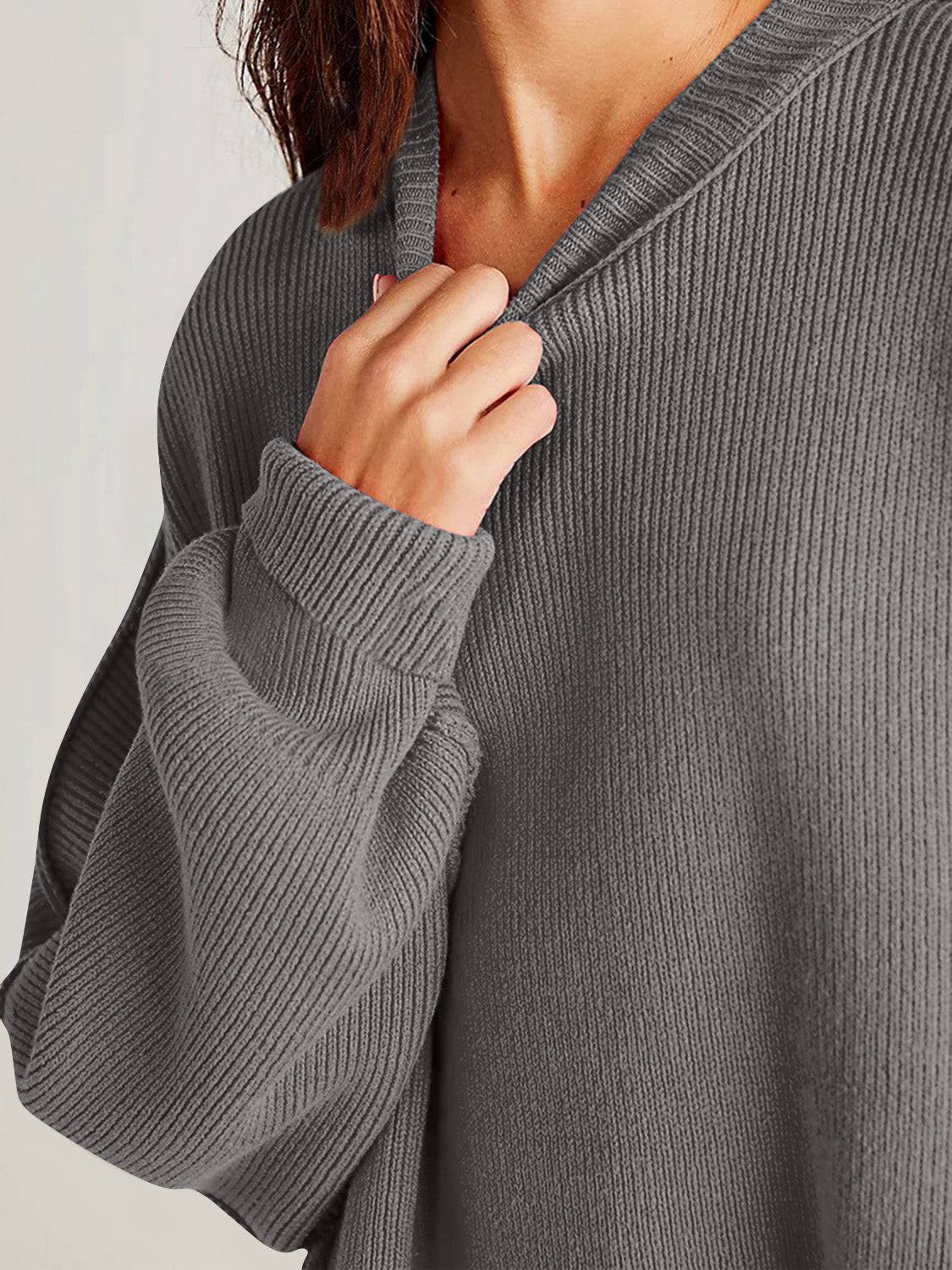 NEWYORKLISTED STYLE COLLECTION: Round Neck Long Sleeve Sweater - NEWYORKLISTED