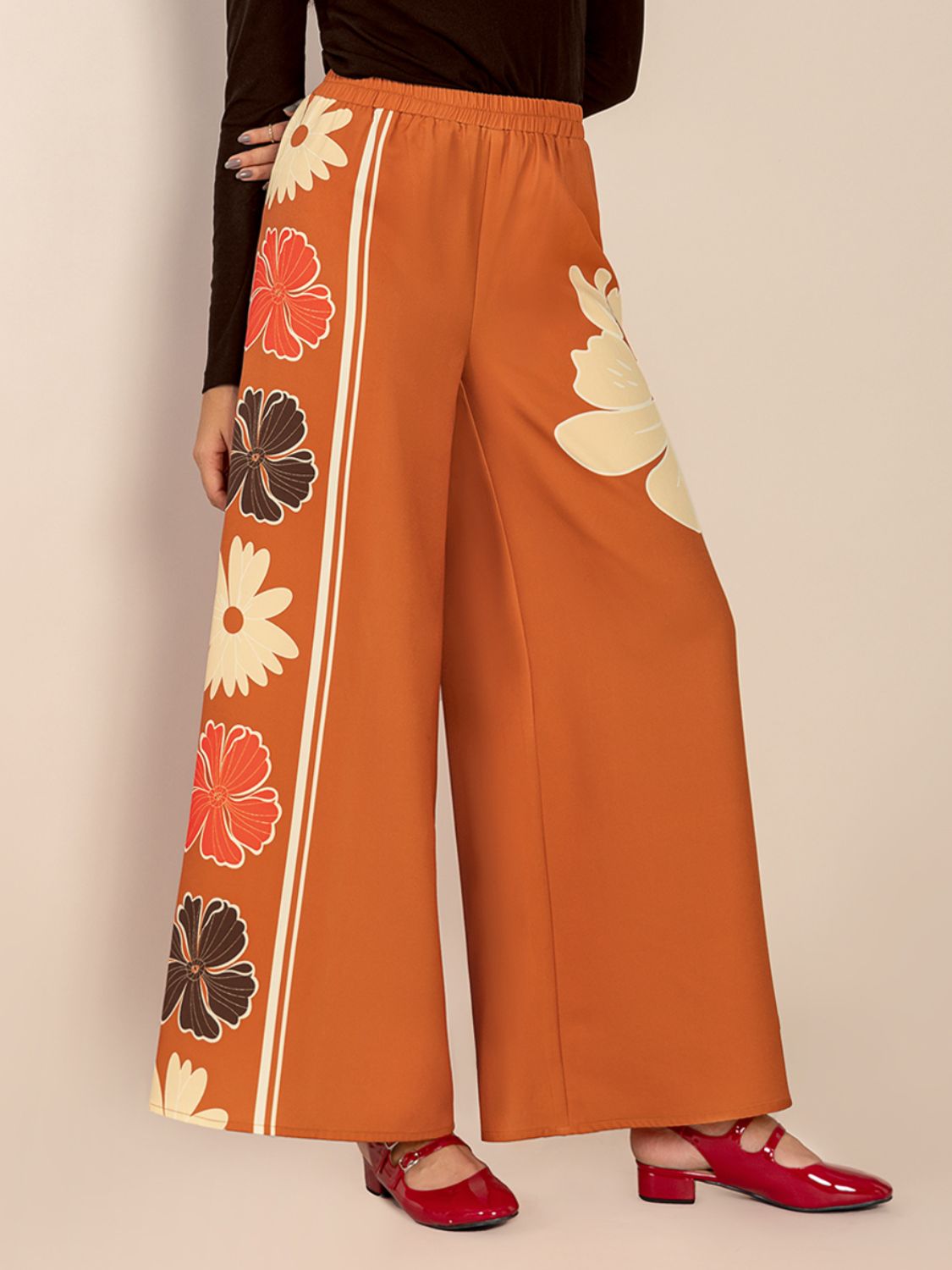 NEWYORKLISTED STYLE COLLECTION: Wide Leg Flower Motif Pants - NEWYORKLISTED