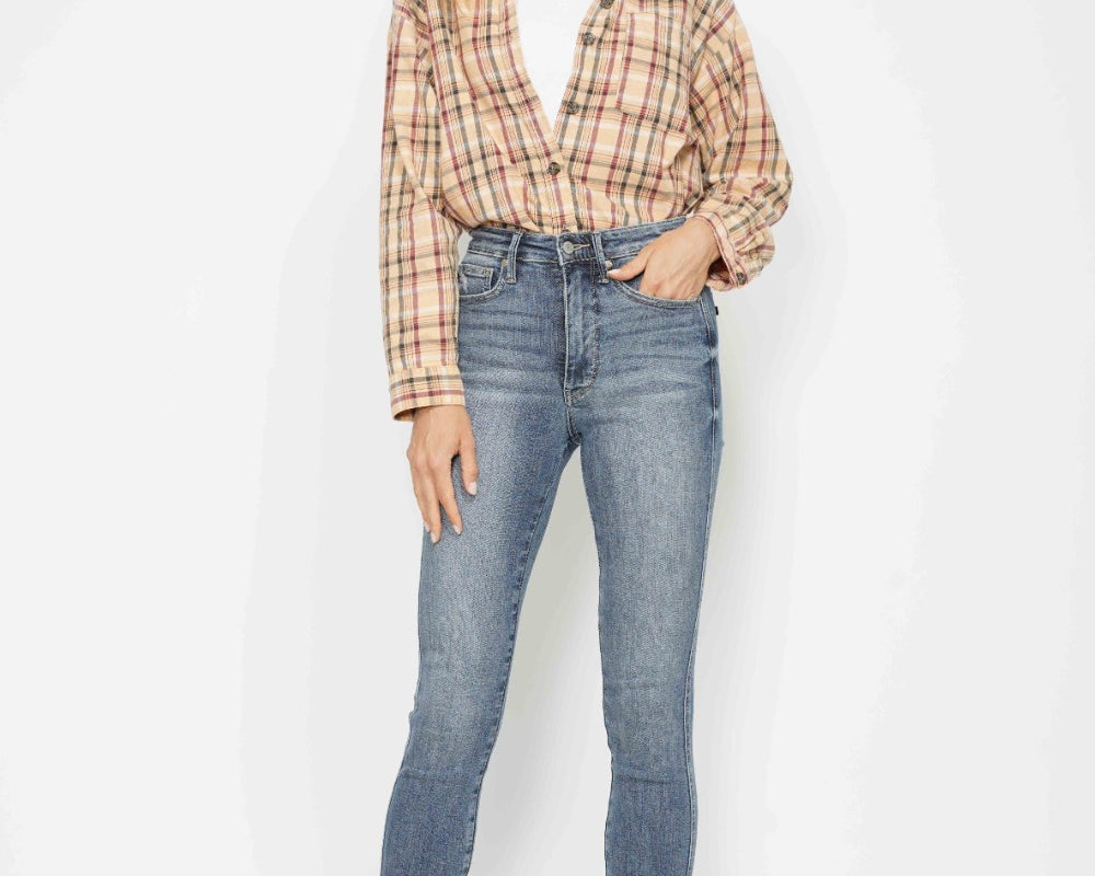 NEWYORKLISTED STYLE COLLECTION: Full Size Tummy Control Contrast Wash Skinny Jeans - NEWYORKLISTED