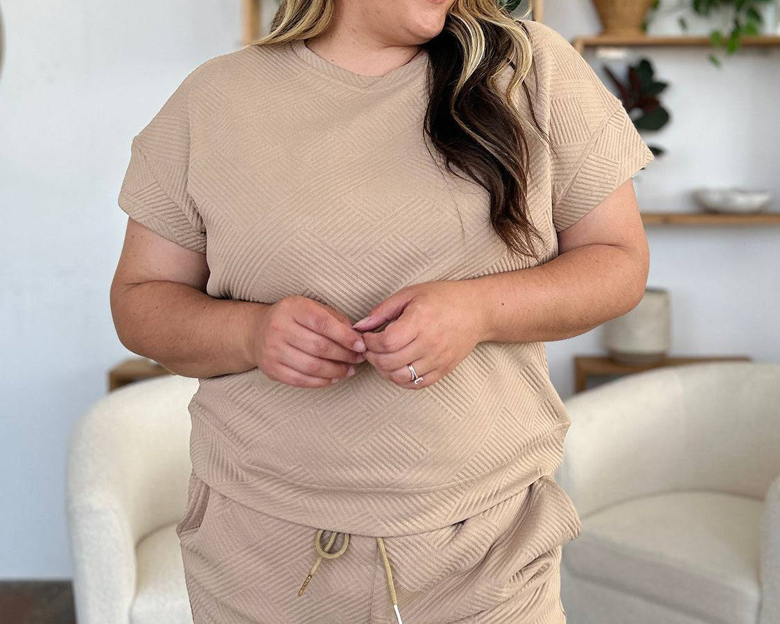 NEWYORKLISTED STYLE COLLECTION: Short Sleeve T-Shirt and Drawstring Shorts Set - NEWYORKLISTED