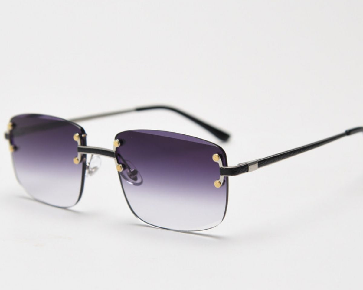 Shades that do the talking. 🕶️ The Sexy Wire Shades are live — shop the NEWYORKLISTED STYLE COLLECTION now at NEWYORKLISTED.COM."