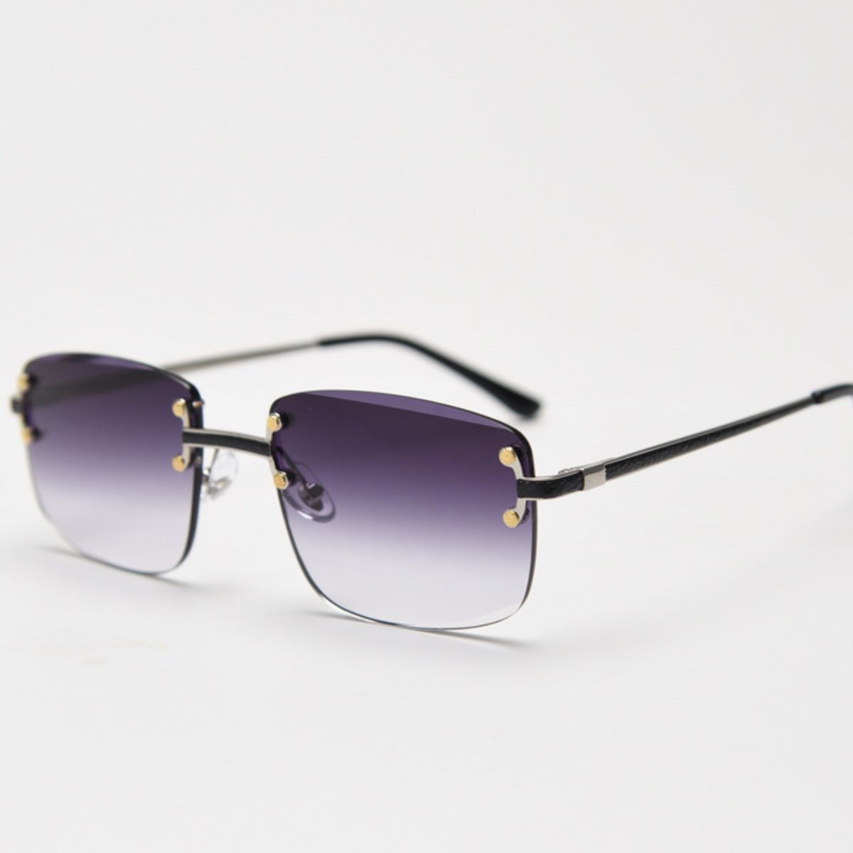 Shades that do the talking. 🕶️ The Sexy Wire Shades are live — shop the NEWYORKLISTED STYLE COLLECTION now at NEWYORKLISTED.COM."