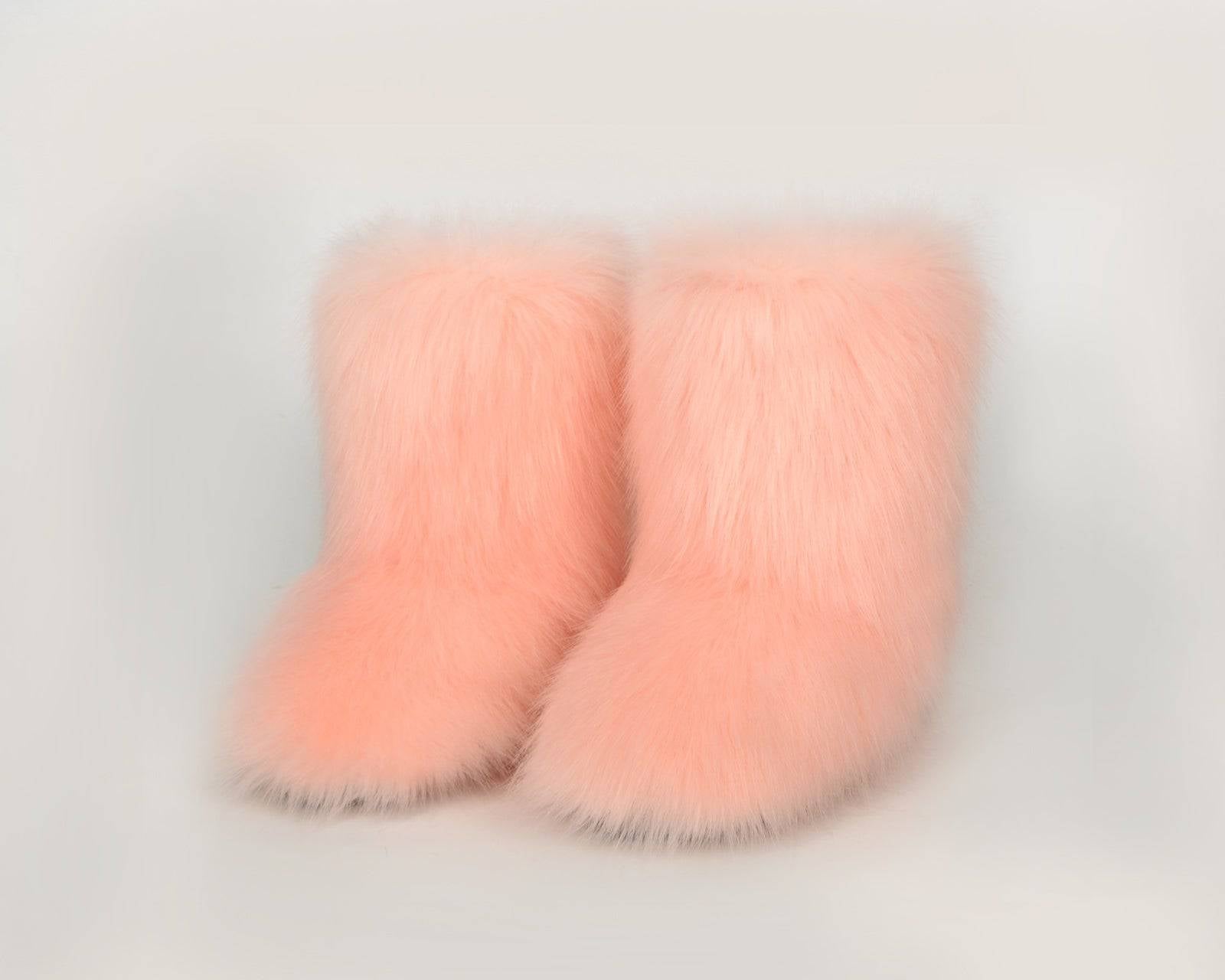 NEWYORKLISTED STYLE COLLECTION: Hug Me Comfort Fuzzy Platform Boots - NEWYORKLISTED