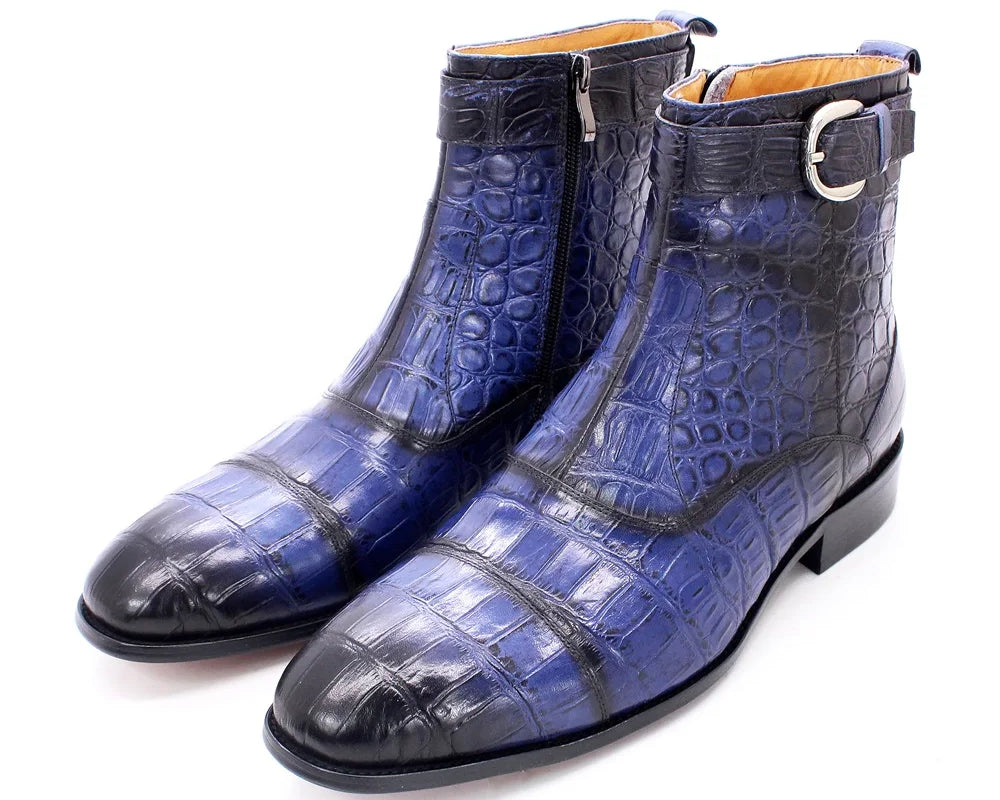 NEWYORKLISTED MEN'S COLLECTION: Blue crocodile-patterned boots with a buckle on a white background