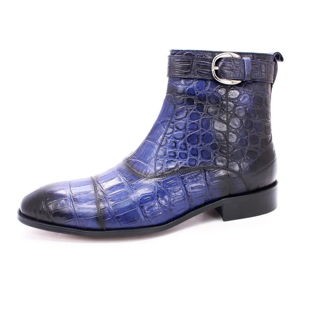 NEWYORKLISTED MEN'S COLLECTION: Blue crocodile-patterned boot with a black sole on a white background