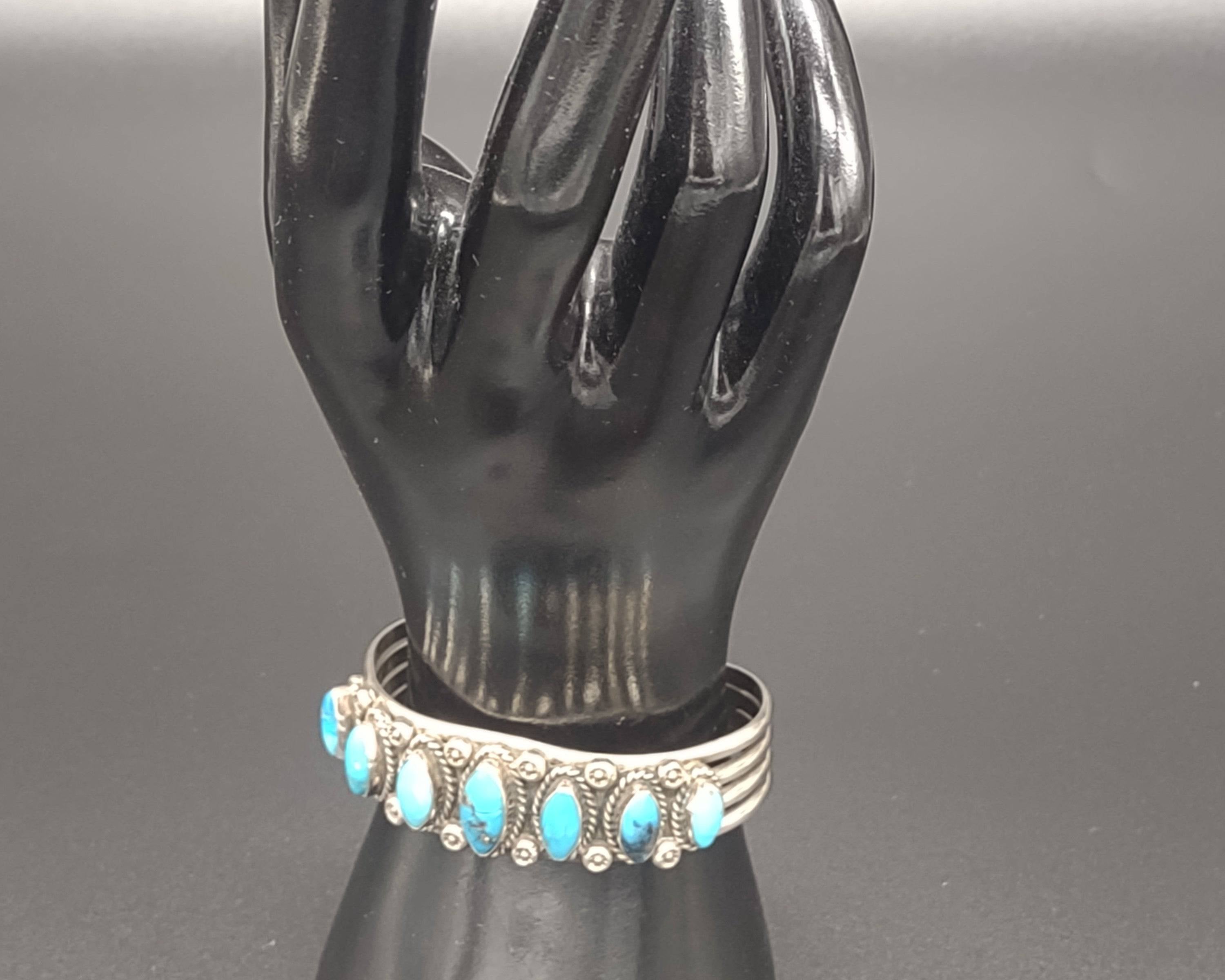 NEWYORKLISTED - Southwestern Style Turquoise Sterling Silver Cuff Bracelet - NEWYORKLISTED