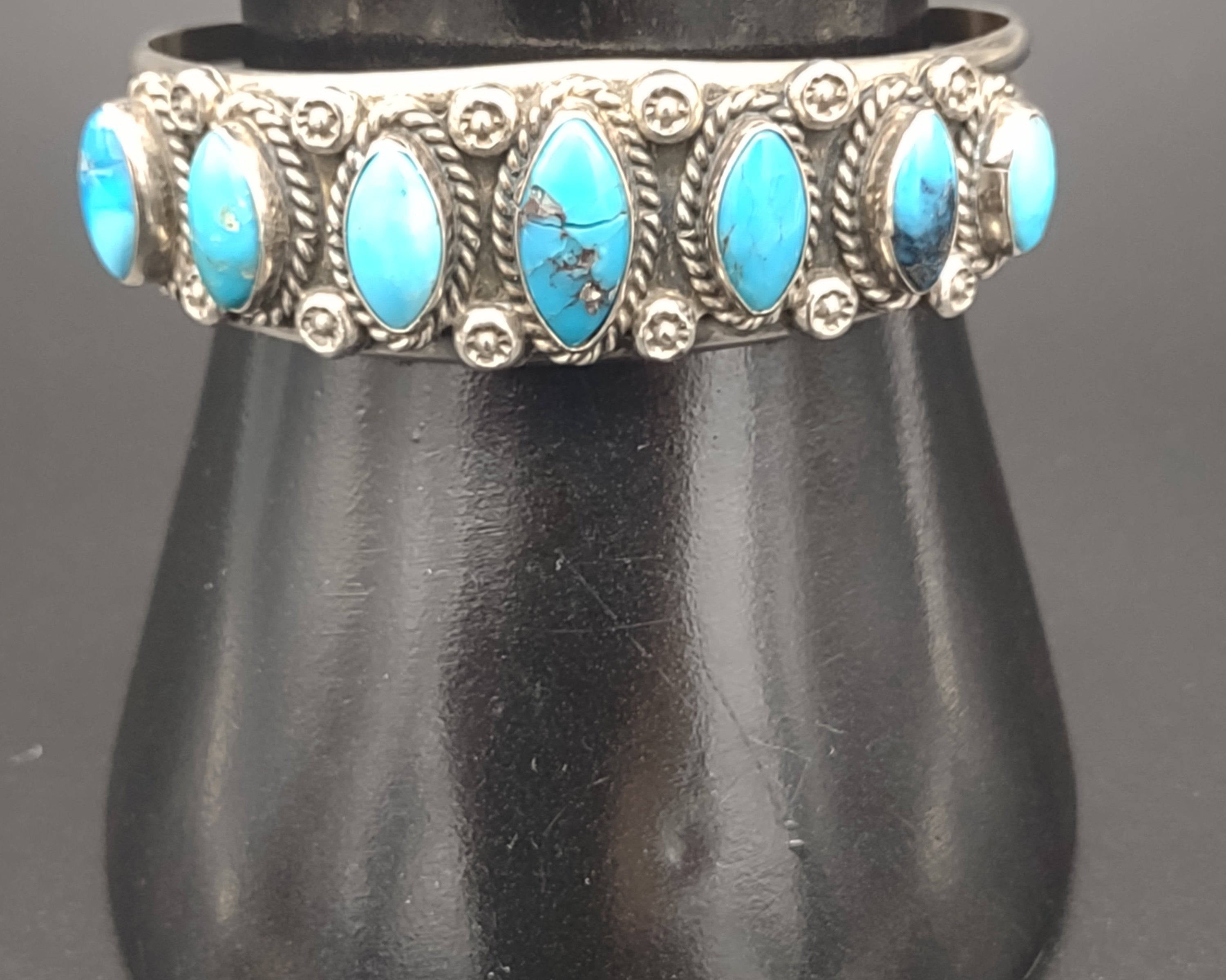 NEWYORKLISTED - Southwestern Style Turquoise Sterling Silver Cuff Bracelet - NEWYORKLISTED