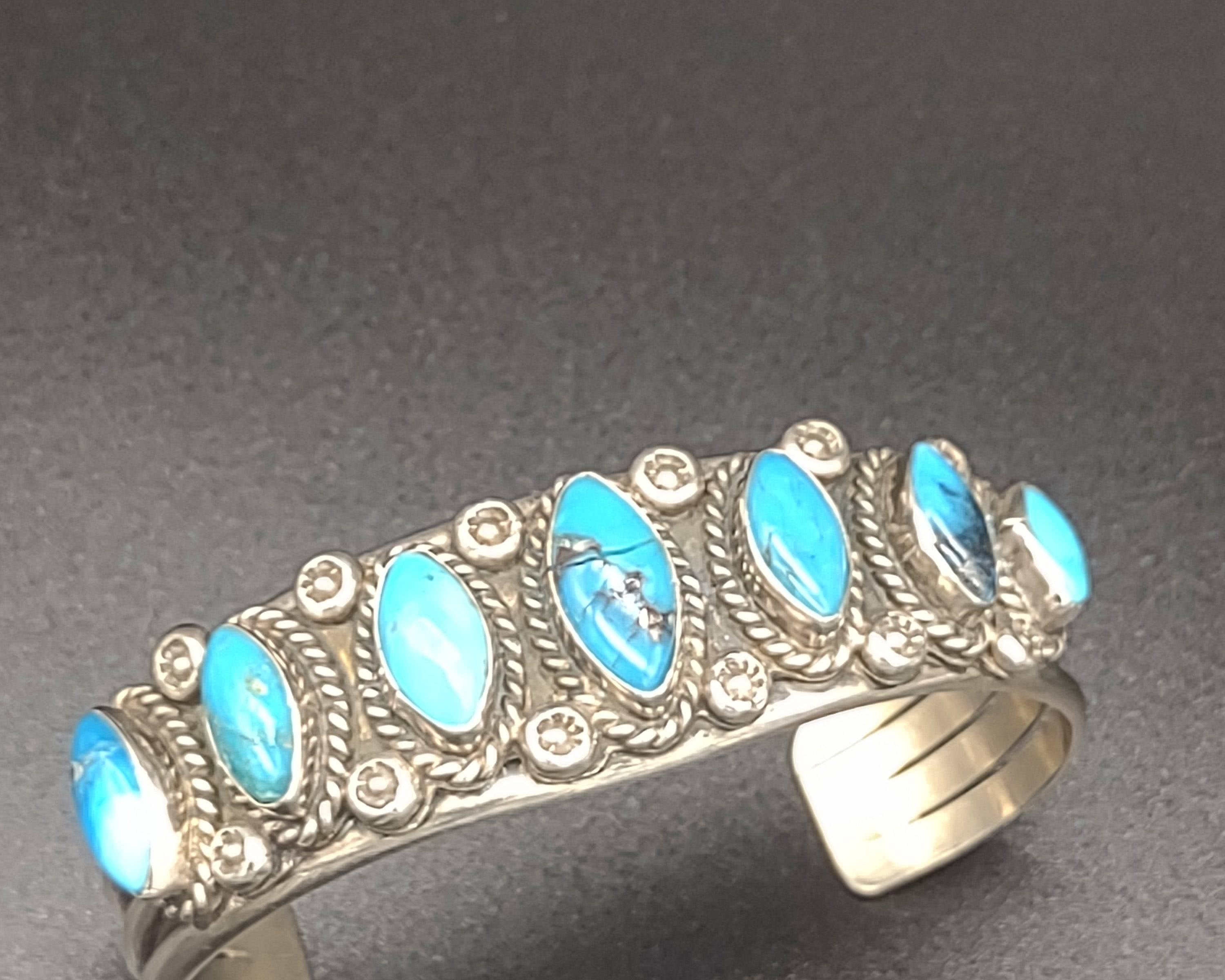 NEWYORKLISTED - Southwestern Style Turquoise Sterling Silver Cuff Bracelet - NEWYORKLISTED