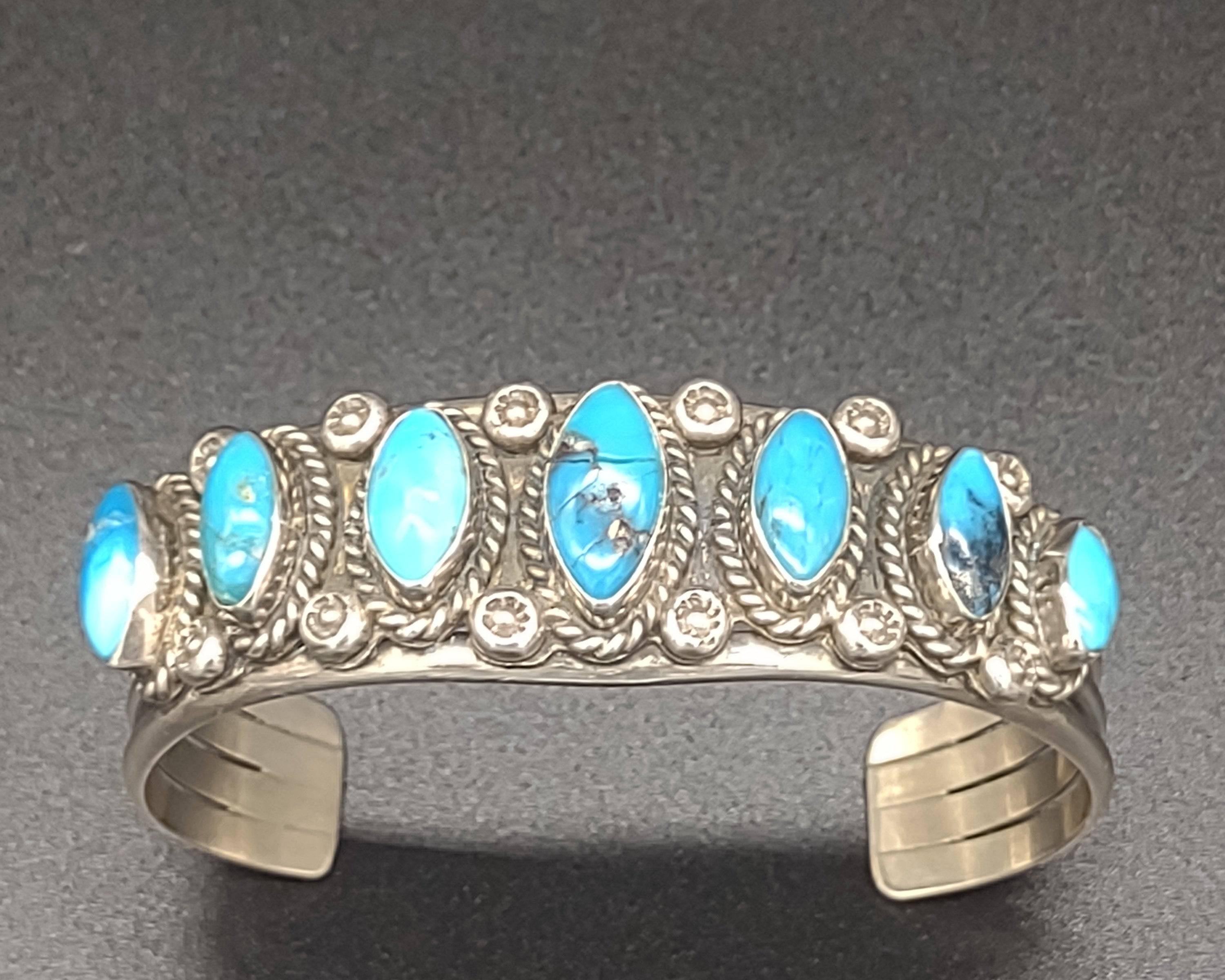 NEWYORKLISTED - Southwestern Style Turquoise Sterling Silver Cuff Bracelet - NEWYORKLISTED