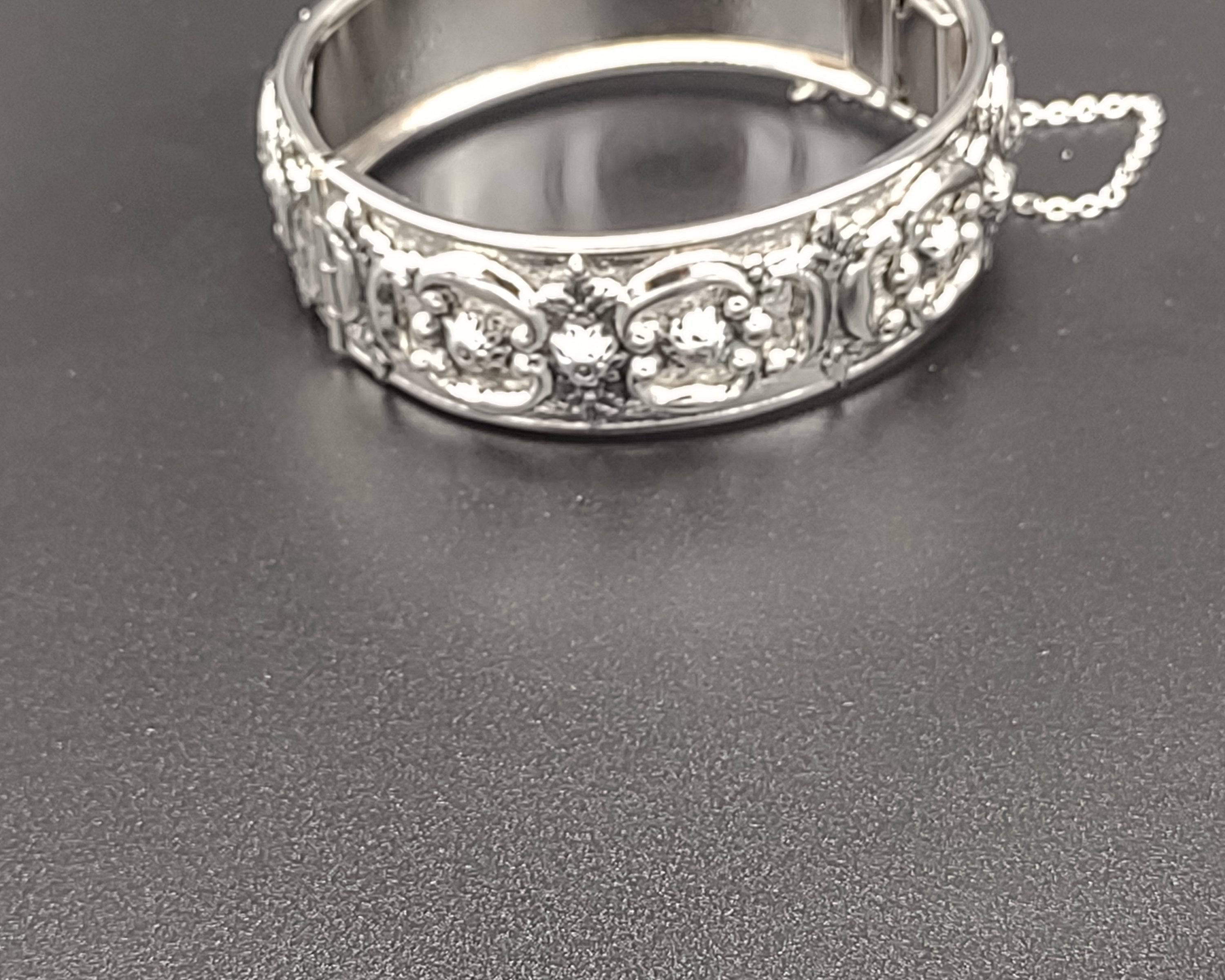 NEWYORKLISTED - Lovely Vintage Whiting & Davis Silver Tone Bracelet - NEWYORKLISTED