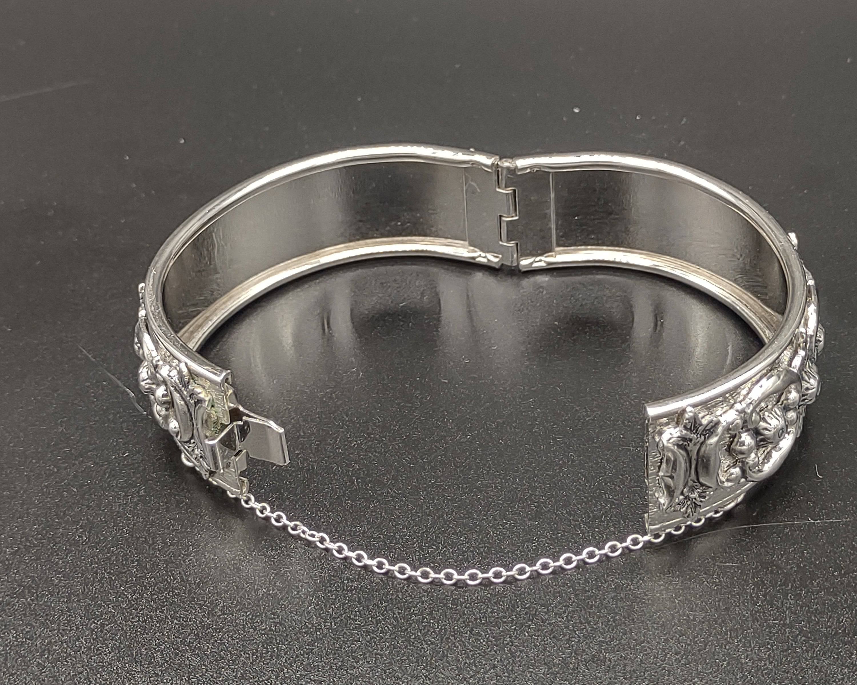 NEWYORKLISTED - Lovely Vintage Whiting & Davis Silver Tone Bracelet - NEWYORKLISTED
