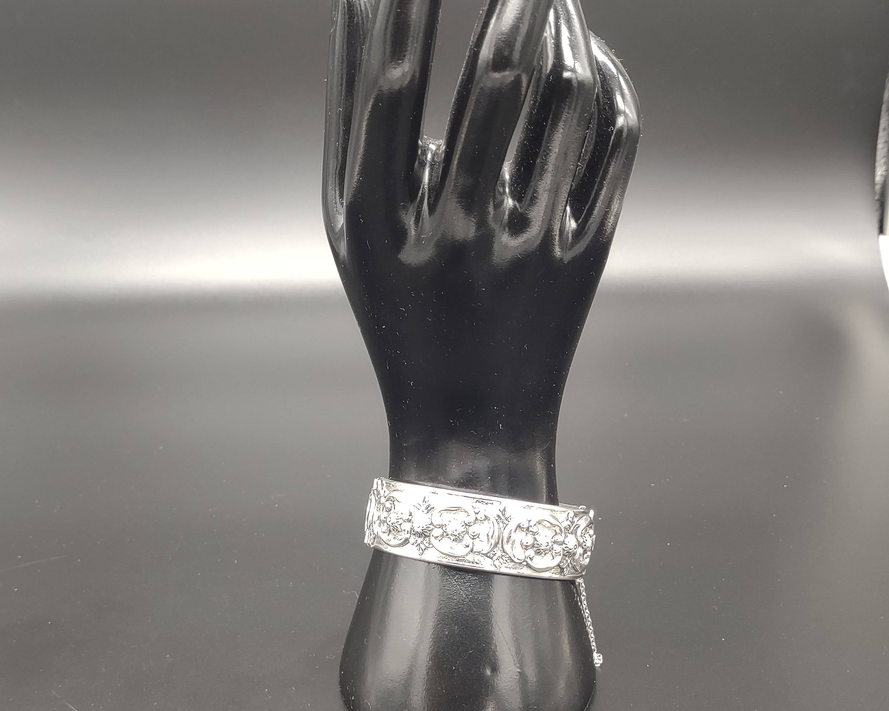 NEWYORKLISTED - Lovely Vintage Whiting & Davis Silver Tone Bracelet - NEWYORKLISTED