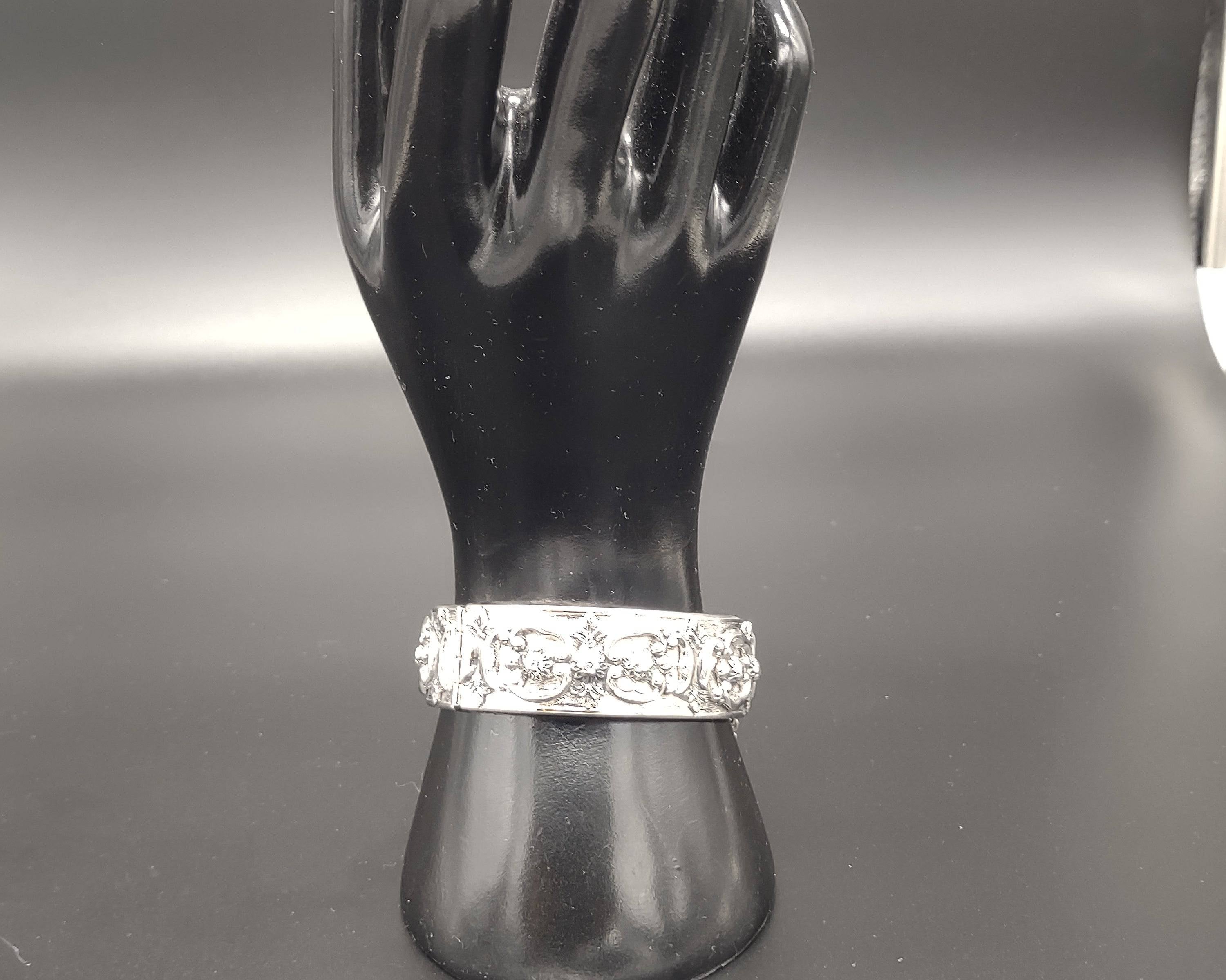 NEWYORKLISTED - Lovely Vintage Whiting & Davis Silver Tone Bracelet - NEWYORKLISTED