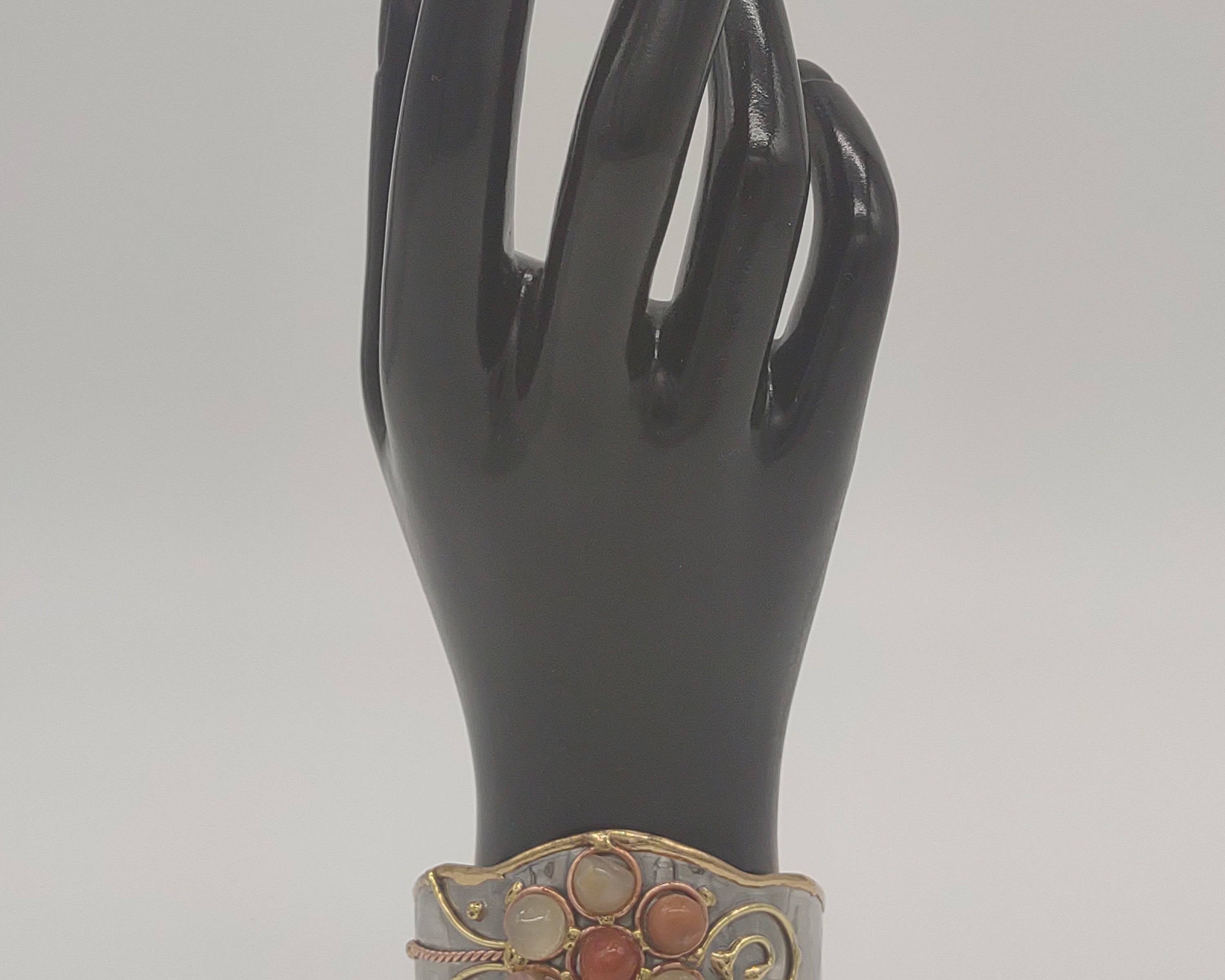 NEWYORKLISTED - Vintage Agate Flower Mixed Metal Cuff Bracelet - NEWYORKLISTED