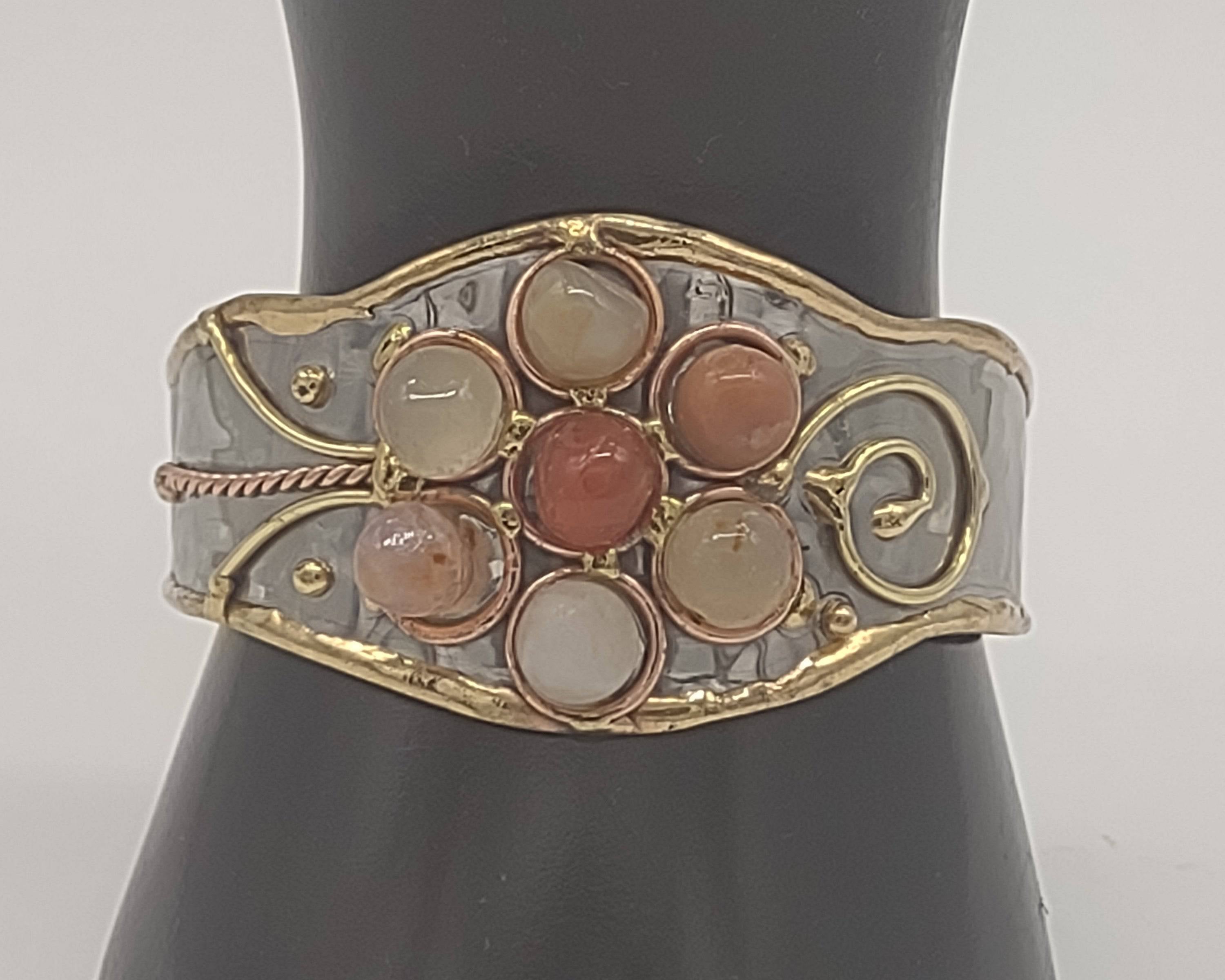 NEWYORKLISTED - Vintage Agate Flower Mixed Metal Cuff Bracelet - NEWYORKLISTED