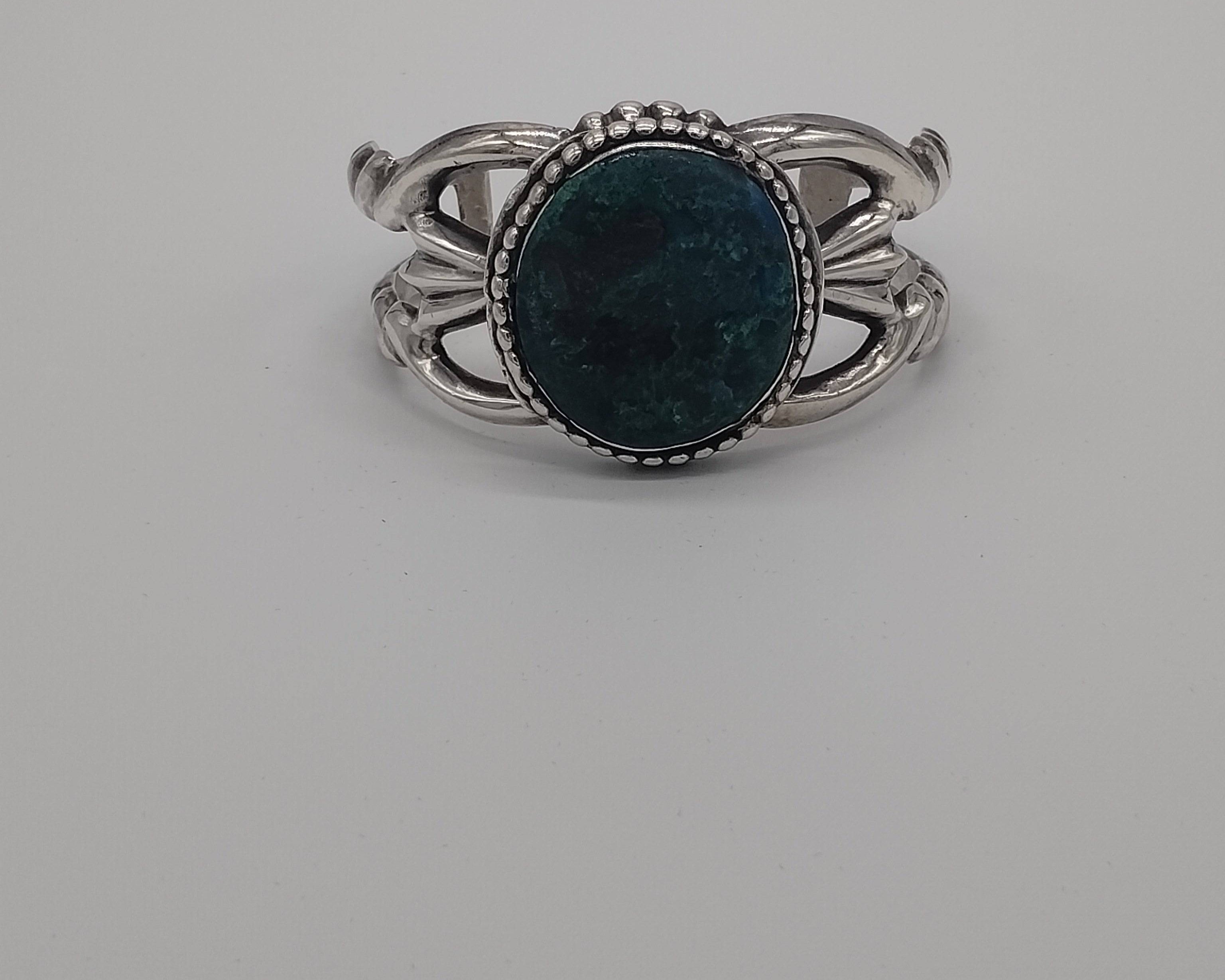 NEWYORKLISTED - Stunning Malachite & Sterling Silver Cuff Bracelet - NEWYORKLISTED