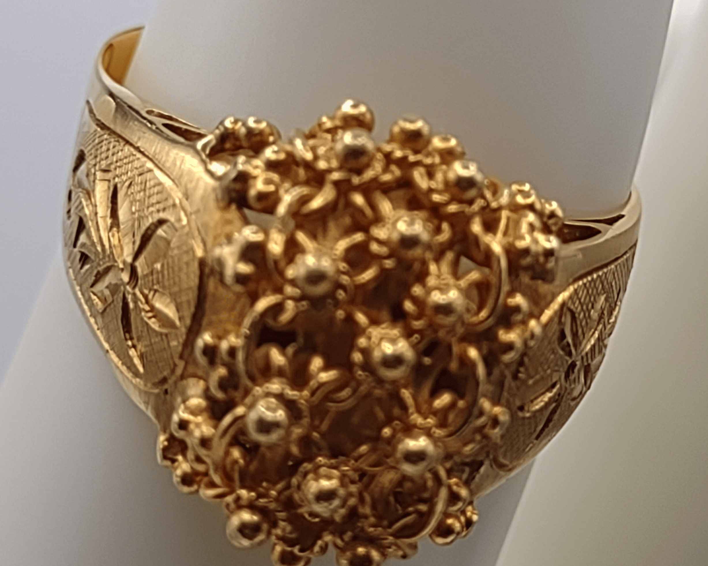 NEWYORKLISTED Vintage Jewelry Collection - Bollywood Bliss Gold Ring - NEWYORKLISTED