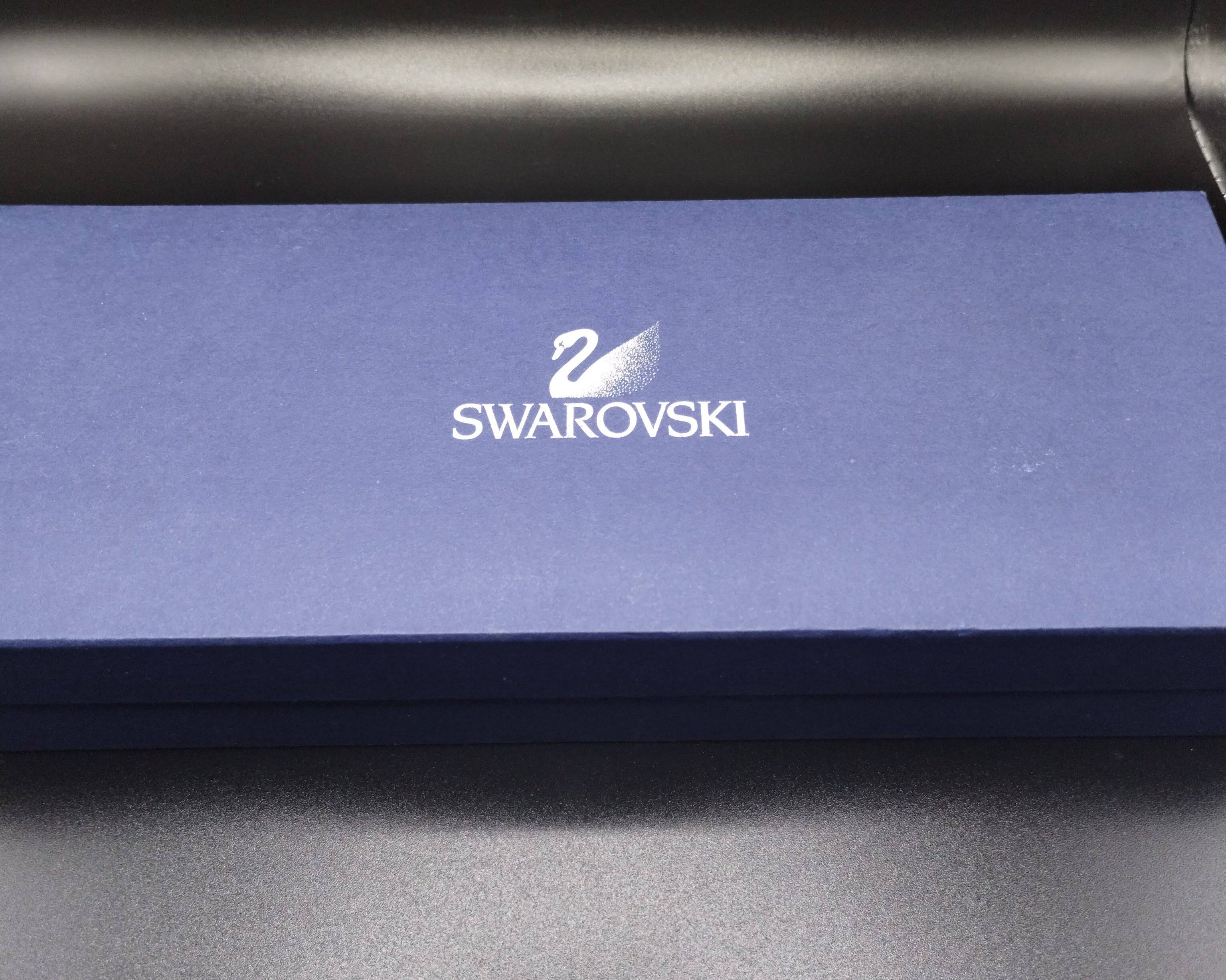 NEWYORKLISTED - Swarovski Crystal Necklace - NEWYORKLISTED