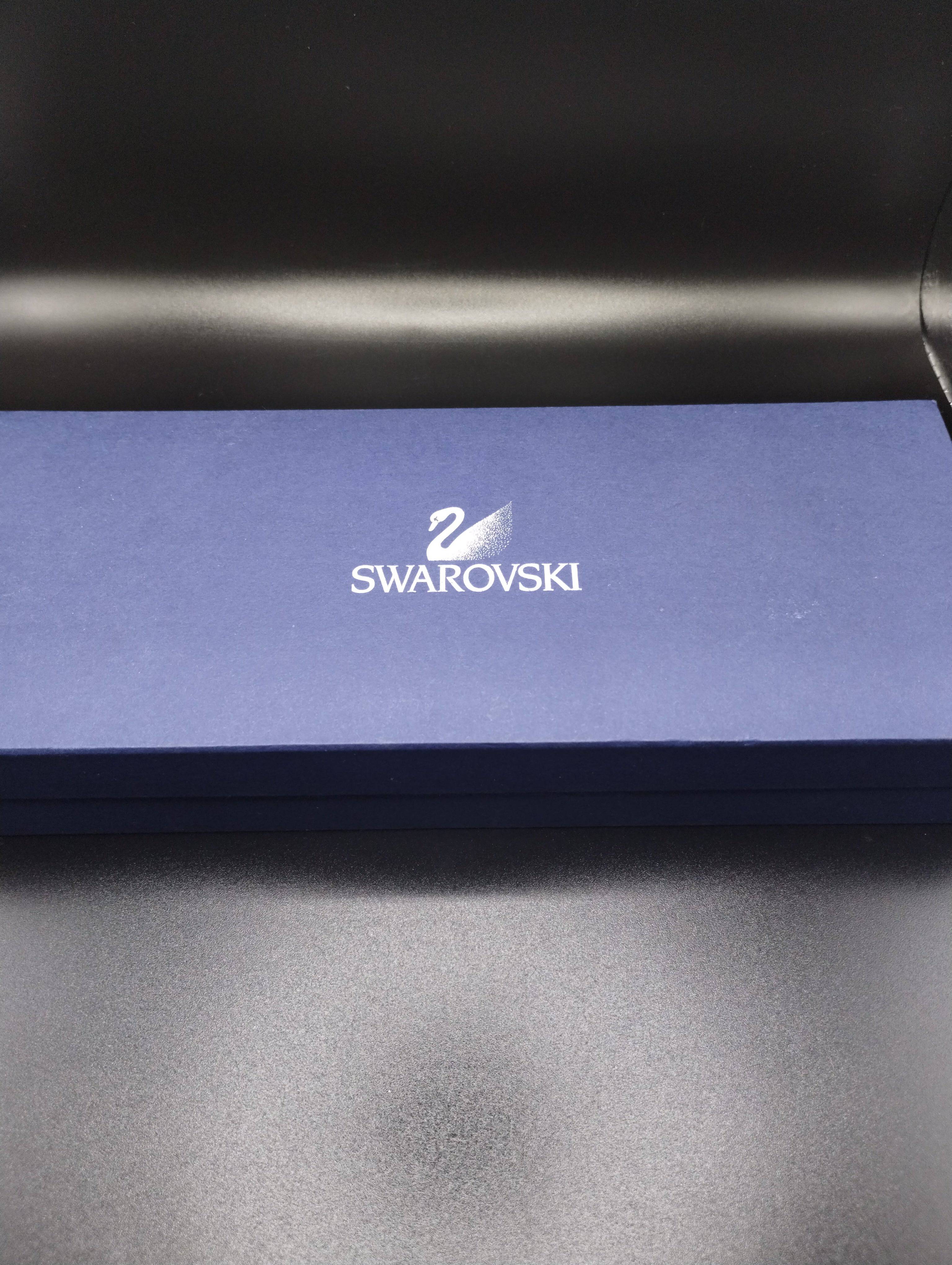 NEWYORKLISTED - Swarovski Crystal Necklace - NEWYORKLISTED