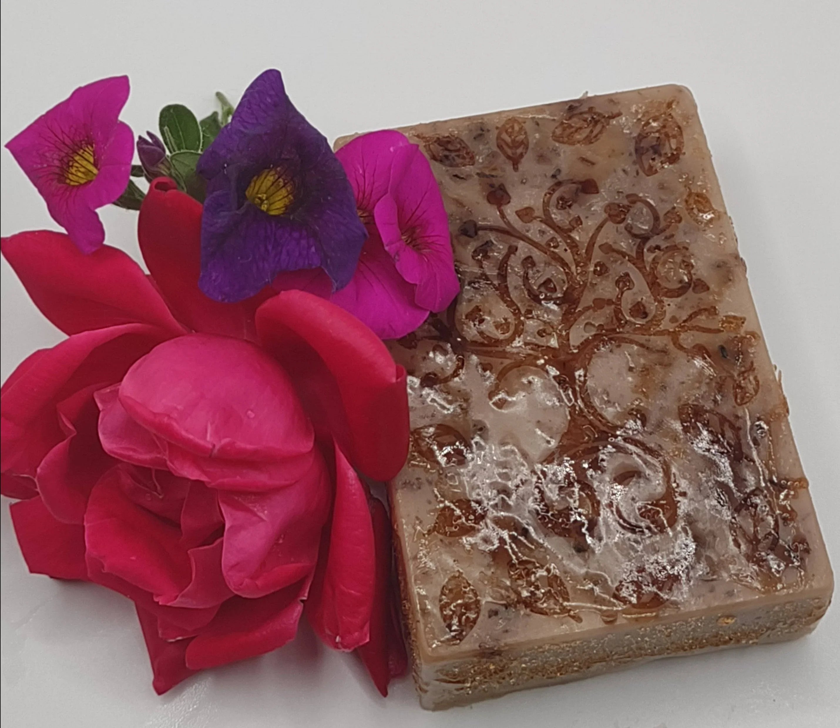 AMLA NATURALS - Hibiscus Silk Oasis Bar - NEWYORKLISTED