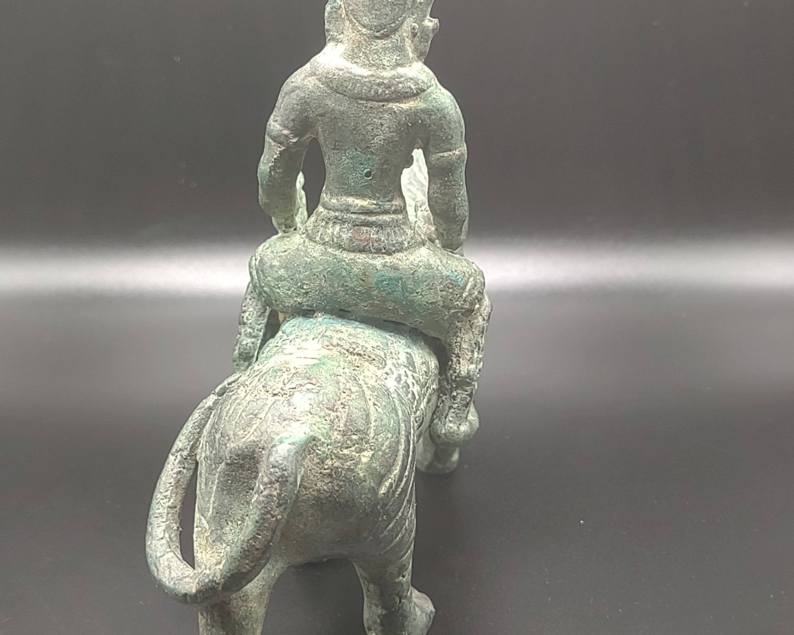 NEWYORKLISTED UNIQUE FINDS 19th Century Bronze Thai Buddha Riding a Tiger with Falcon - NEWYORKLISTED