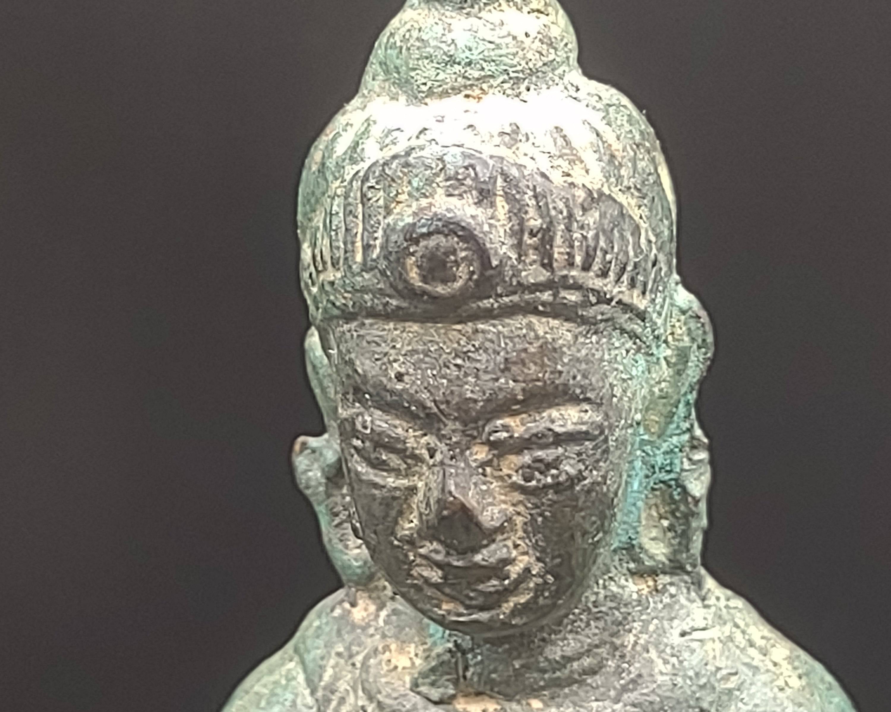 NEWYORKLISTED UNIQUE FINDS 19th Century Bronze Thai Buddha Riding a Tiger with Falcon - NEWYORKLISTED