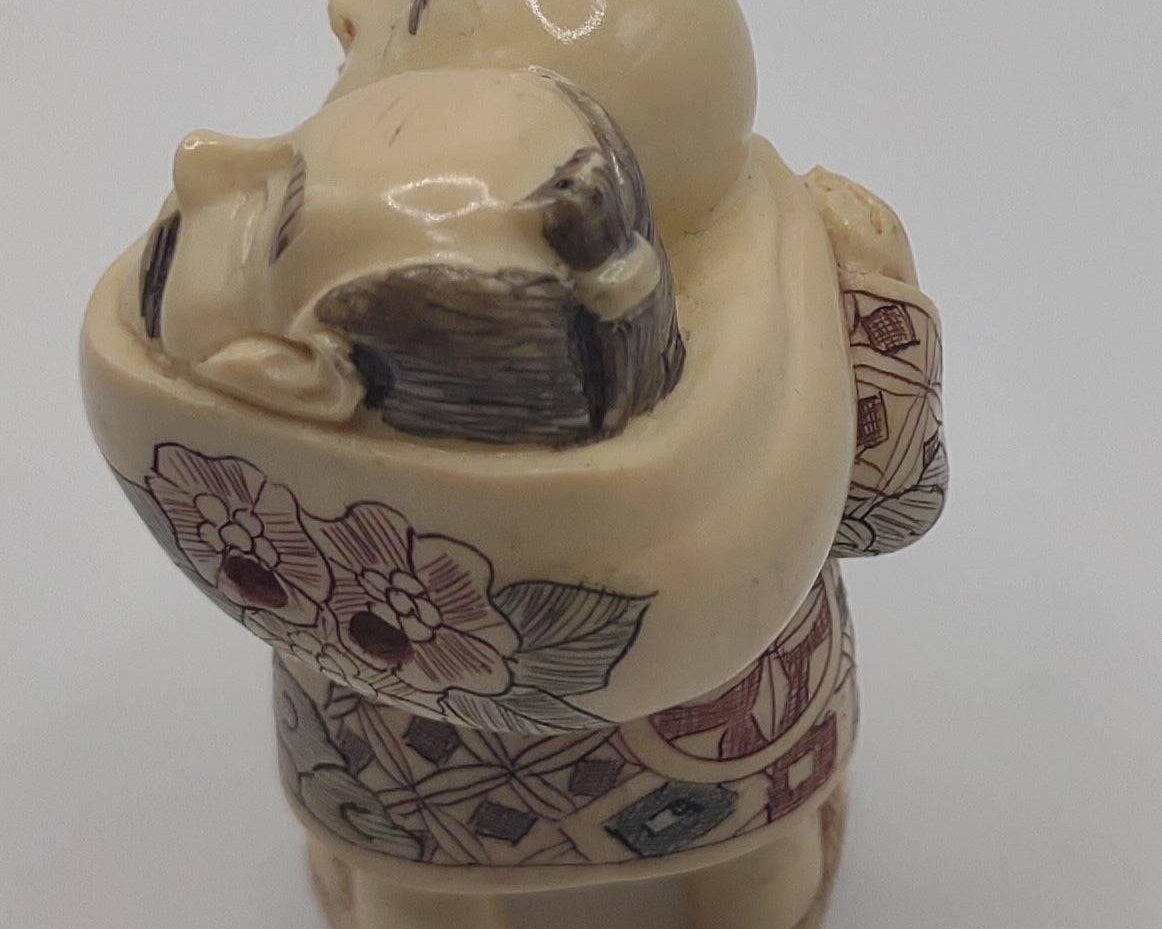 Two-Headed Netsuke Figurine – Hand-Carved High-Quality Replica - NEWYORKLISTED