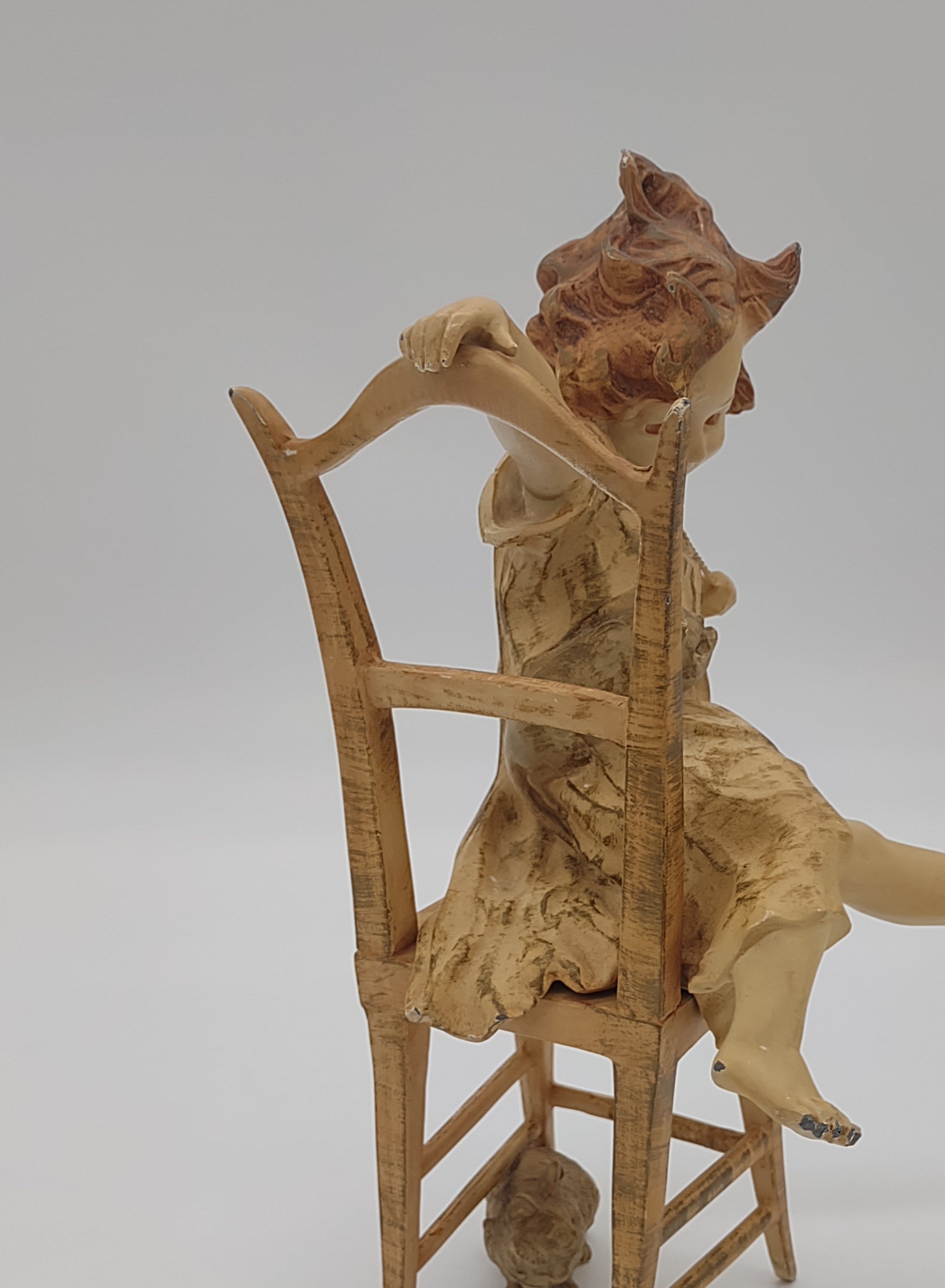 NEWYORKLISTED UNIQUE FINDS COLLECTION: Vintage Juan Clara Figurine: Girl on Chair with Cats – Rare and Original Artwork - NEWYORKLISTED