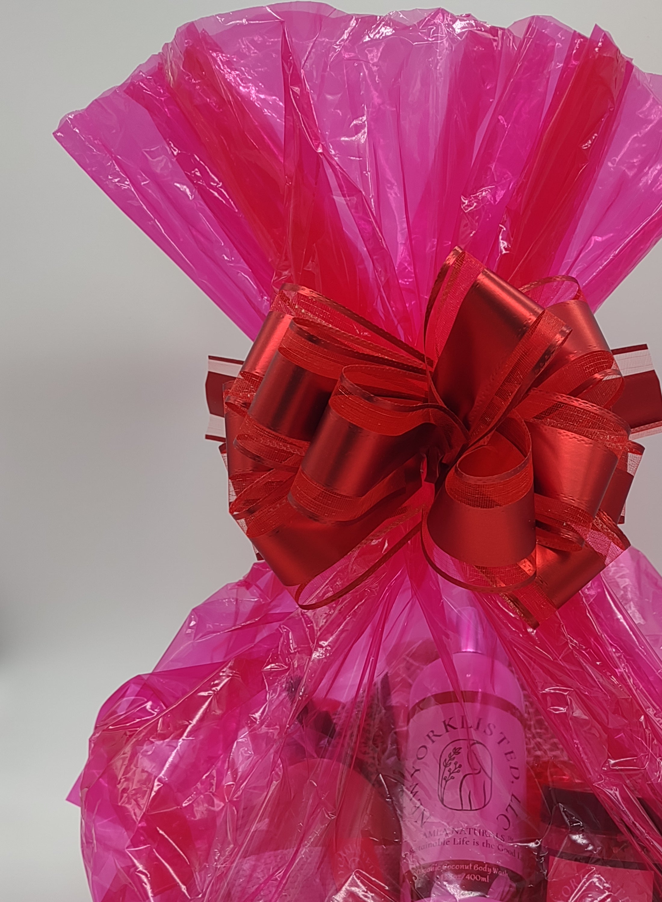 NEWYORKLISTED.COM Valentine's Day Luxury Spa Gift Basket