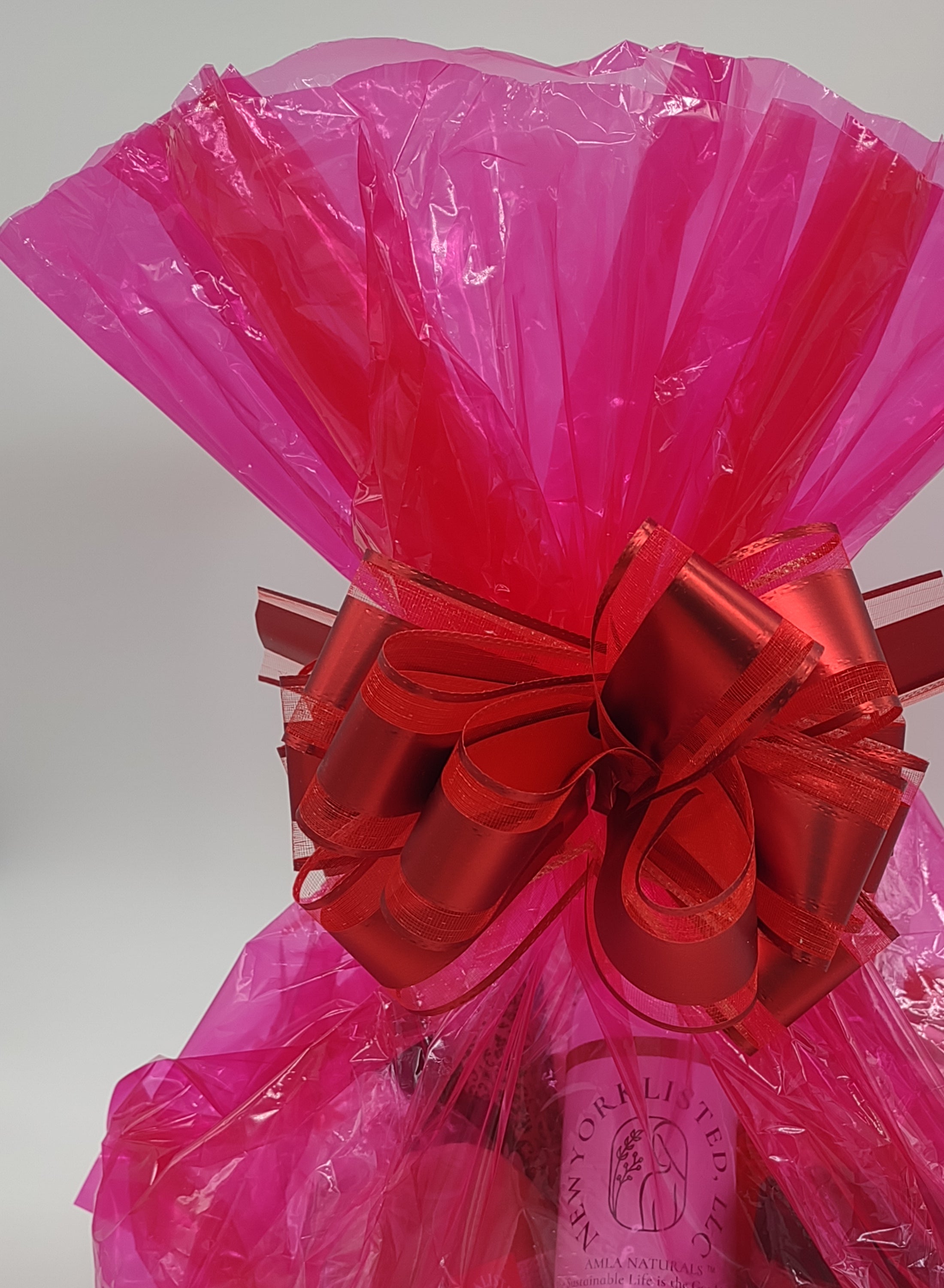 NEWYORKLISTED.COM Valentine's Day Luxury Spa Gift Basket