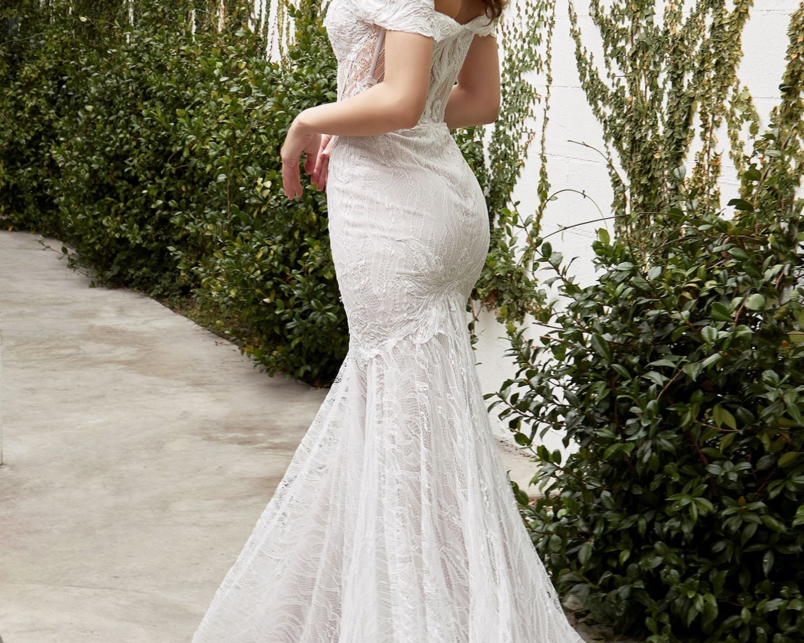 Jolie Lace Bridal Gown-3