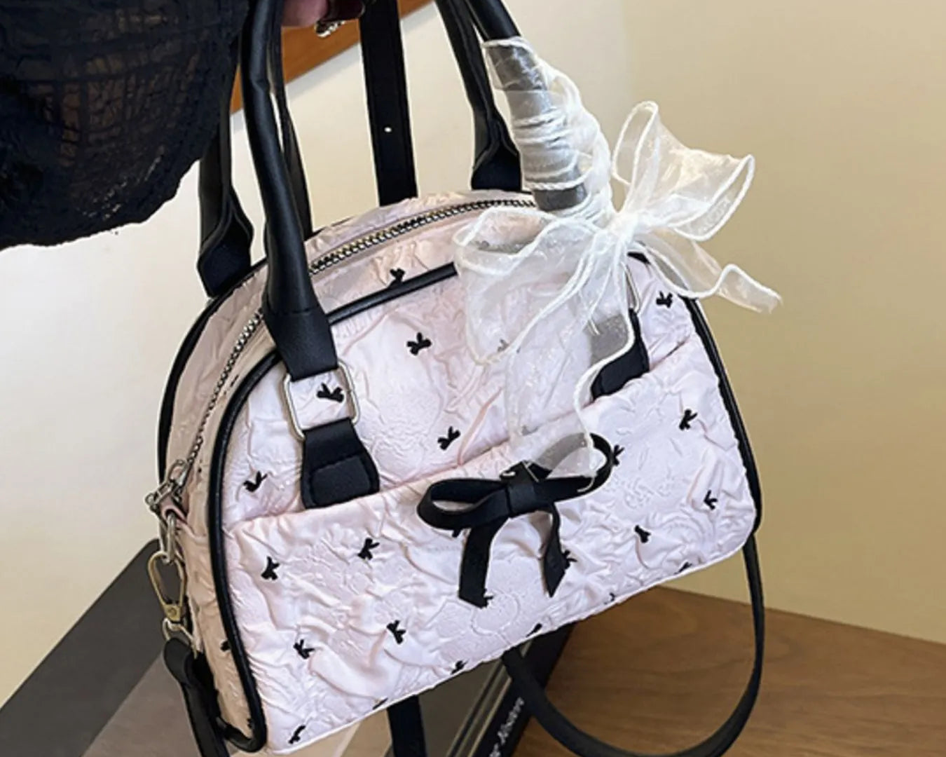 NEWYORKLISTED STYLE COLLECTION: Ruched Bow Crossbody Bag