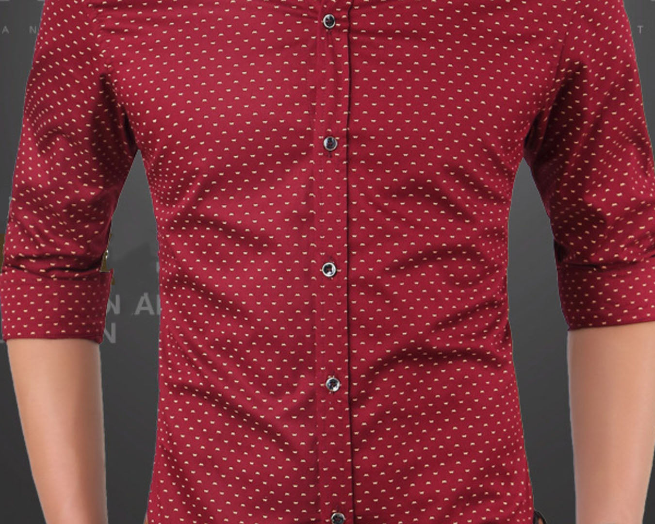 NEWYORKLISTED ATLAS MEN's COLLECTION: Red patterned shirt worn by a person on a gray background