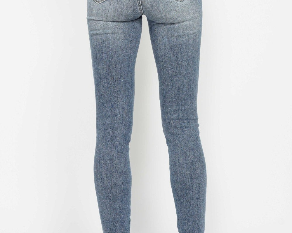 NEWYORKLISTED STYLE COLLECTION: Full Size Tummy Control Contrast Wash Skinny Jeans - NEWYORKLISTED