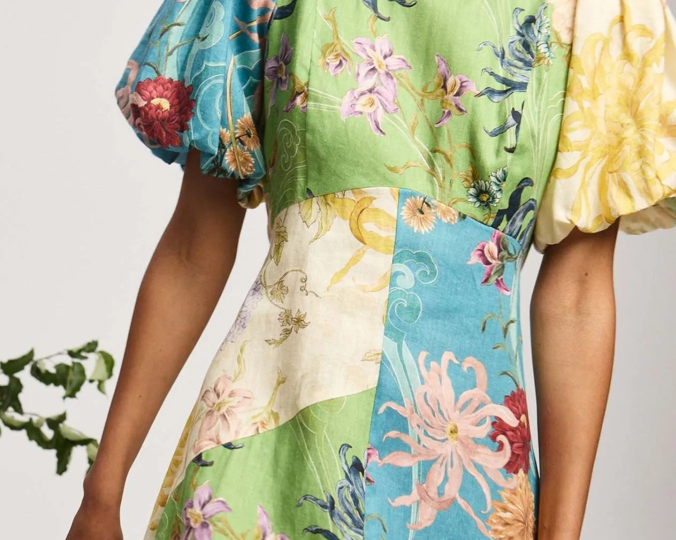 Printed round neck puff sleeve midi dress with ruffle and ruched details — NEWYORKLISTED STYLE COLLECTION.