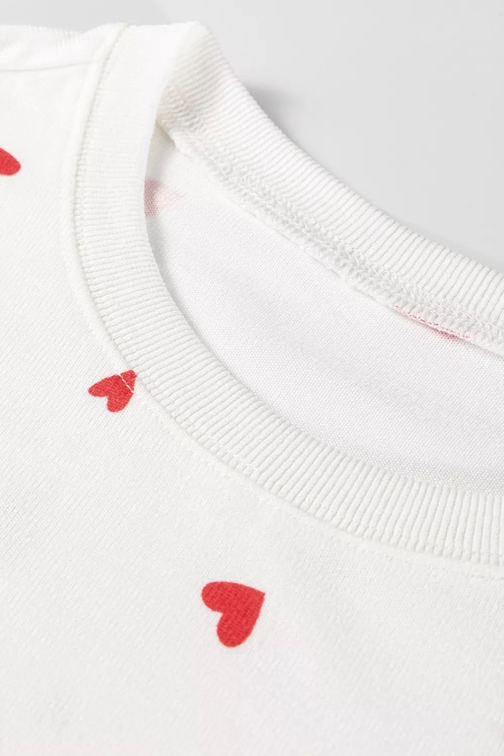 NEWYORKLISTED Intimate Apparel Collection: pajama set with heart prints