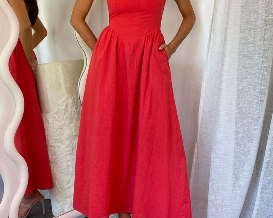 NEWYORKLISTED STYLE COLLECTION: Ruched Halter Neck Midi Dress - NEWYORKLISTED