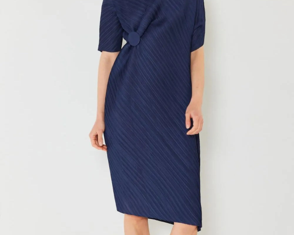 NEWYORKLISTED STYLE COLLECTION Pleated Dolman Sleeve Dress with dolman sleeves and pleated detailing