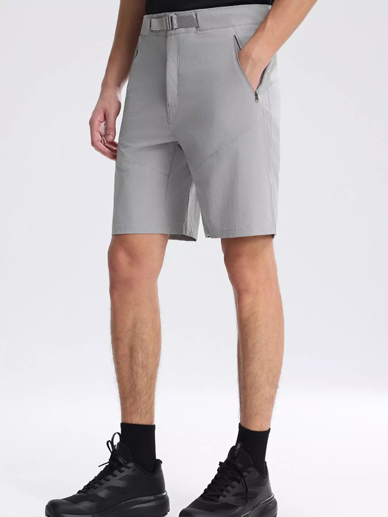 NEWYORKLISTED ATLAS MEN's COLLECTION: Person wearing gray shorts on a white background