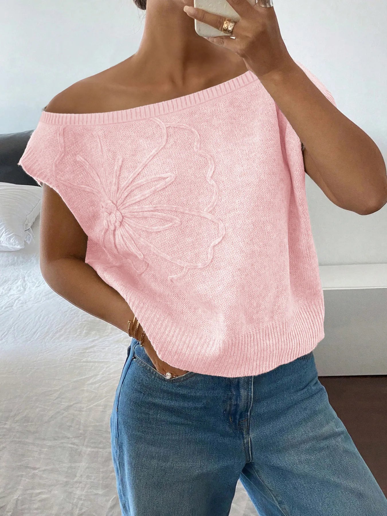 NEWYORKLISTED STYLE COLLECTION: Ribbed Hem Boat Neck Sweater in Light Pink