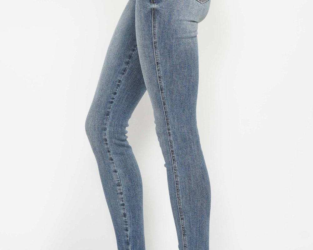 NEWYORKLISTED STYLE COLLECTION: Full Size Tummy Control Contrast Wash Skinny Jeans - NEWYORKLISTED