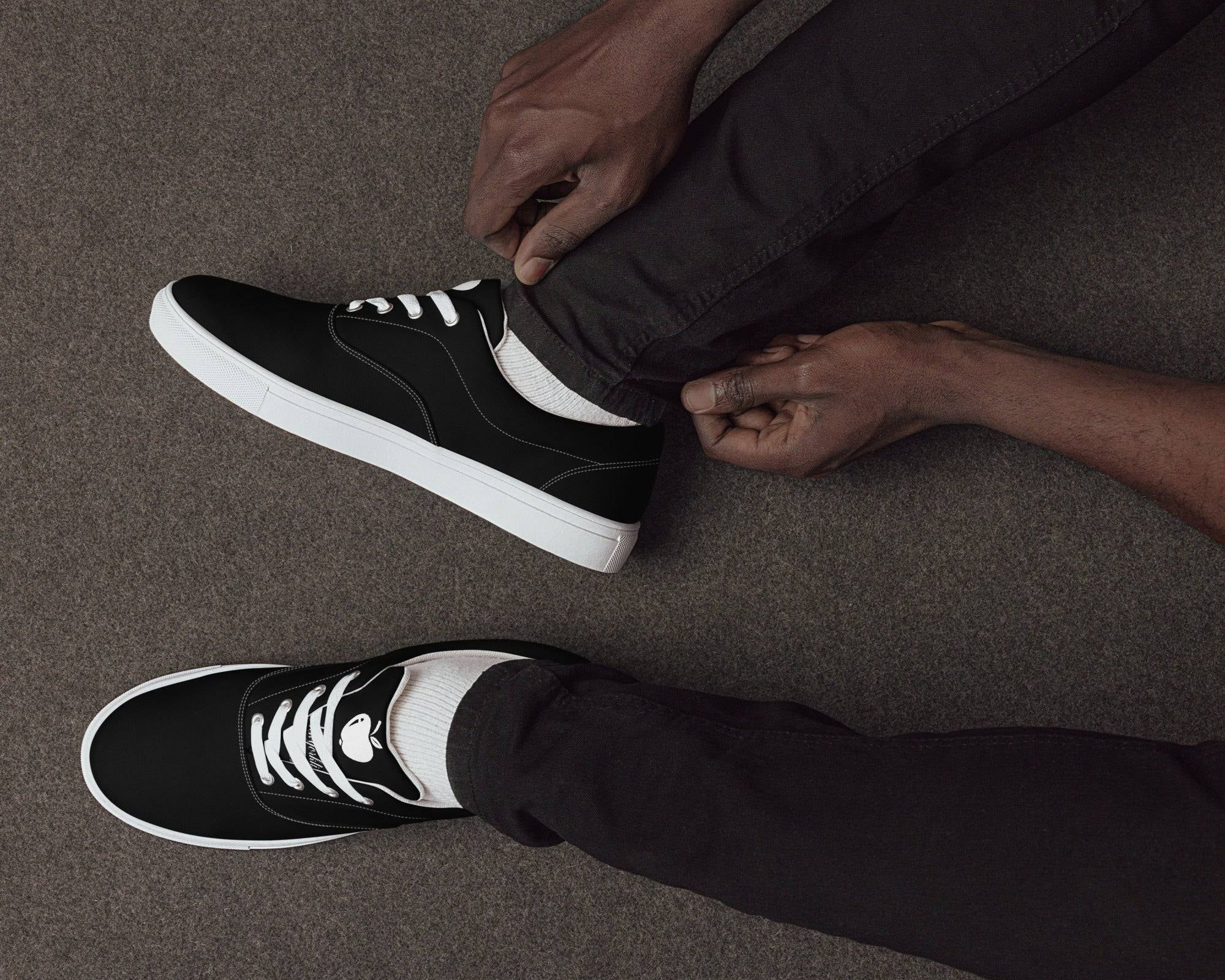 NEWYORKLISTED STYLE COLLECTION: MEN'S BACK IN BLACK CANVAS SHOE - NEWYORKLISTED