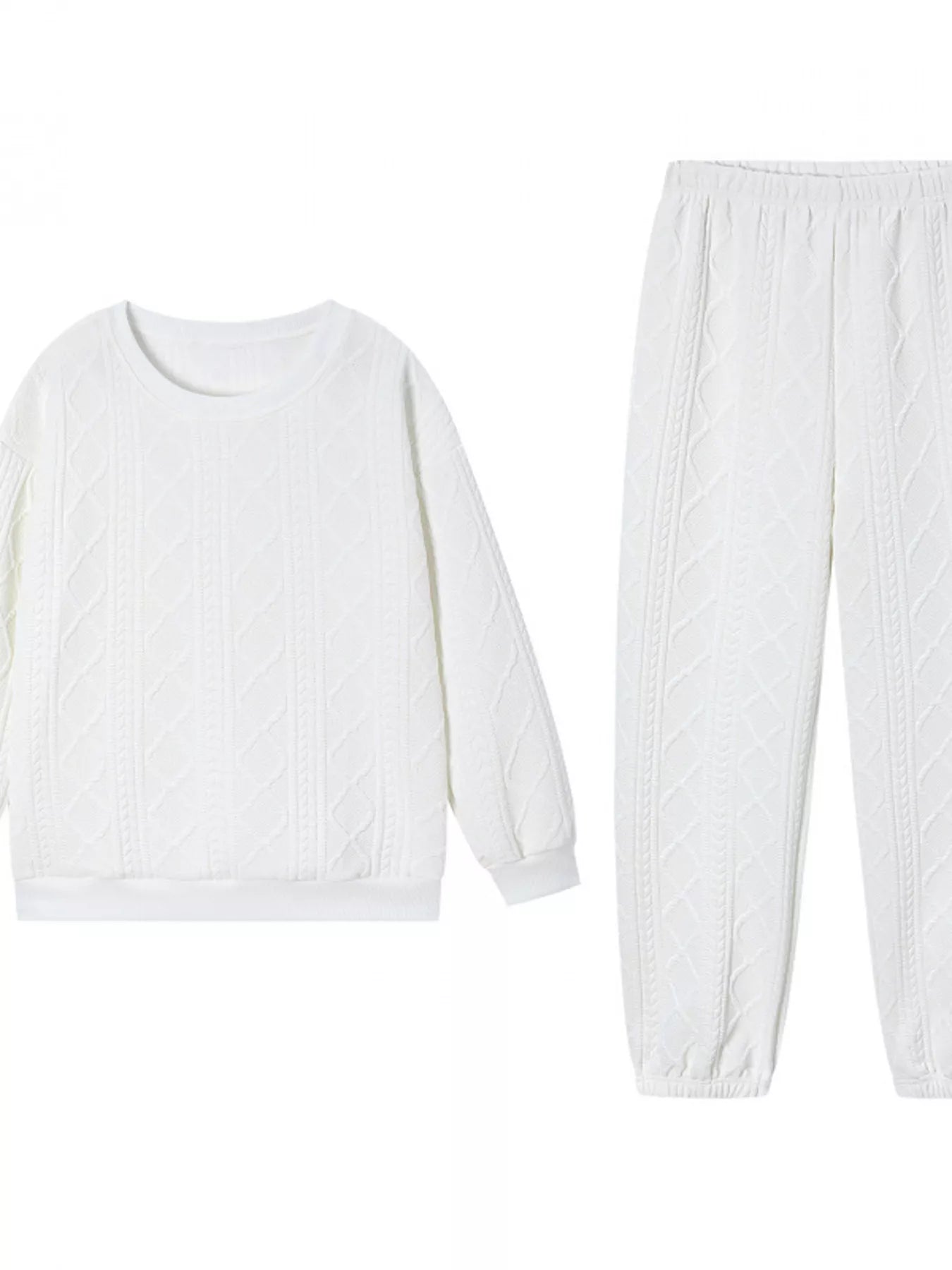 NEWYORKLISTED COMFORT COLLECTION: White long-sleeve shirt and pants set on a white background
