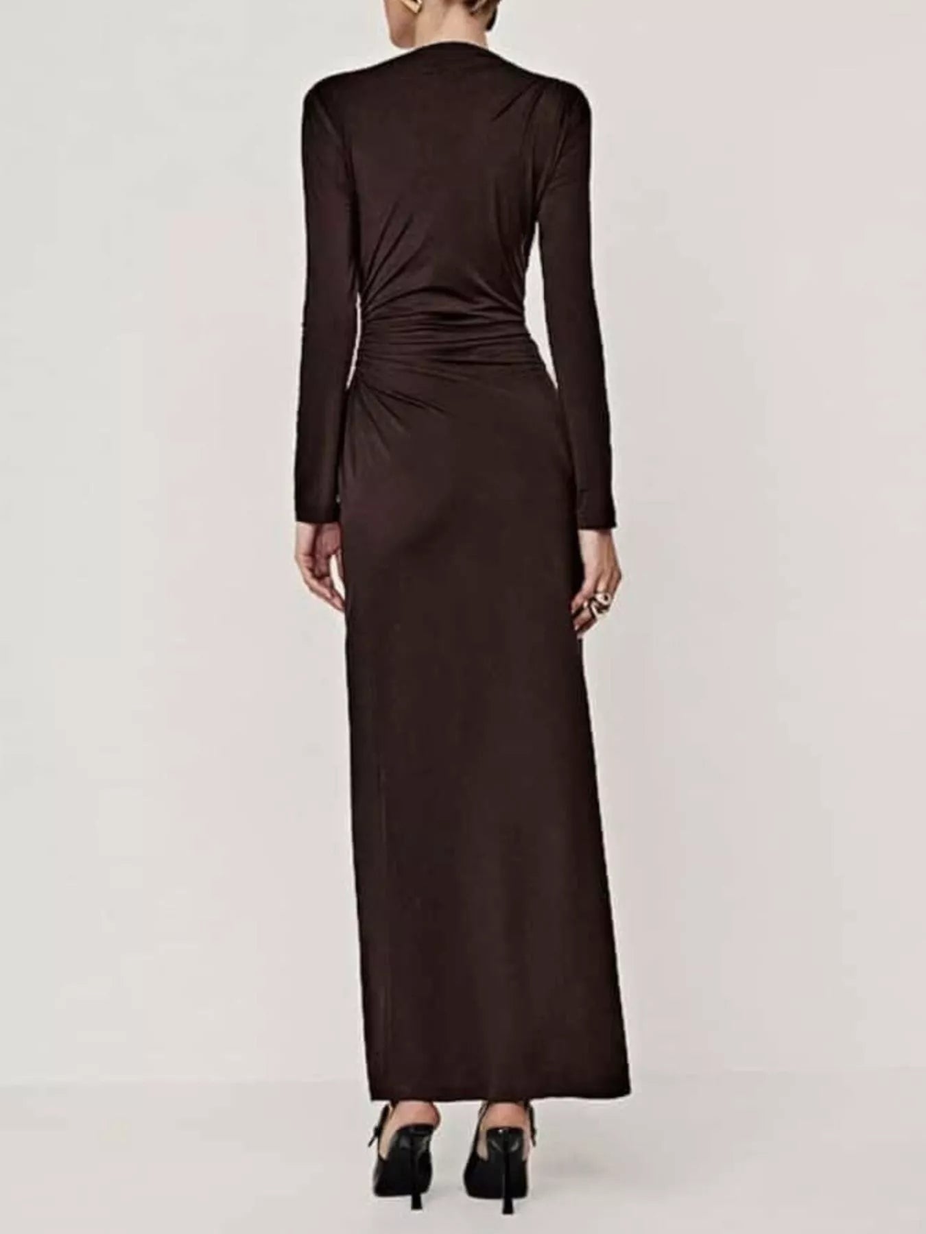 NEWYORKLISTED STYLE COLLECTION: Brown long-sleeve dress on a white background