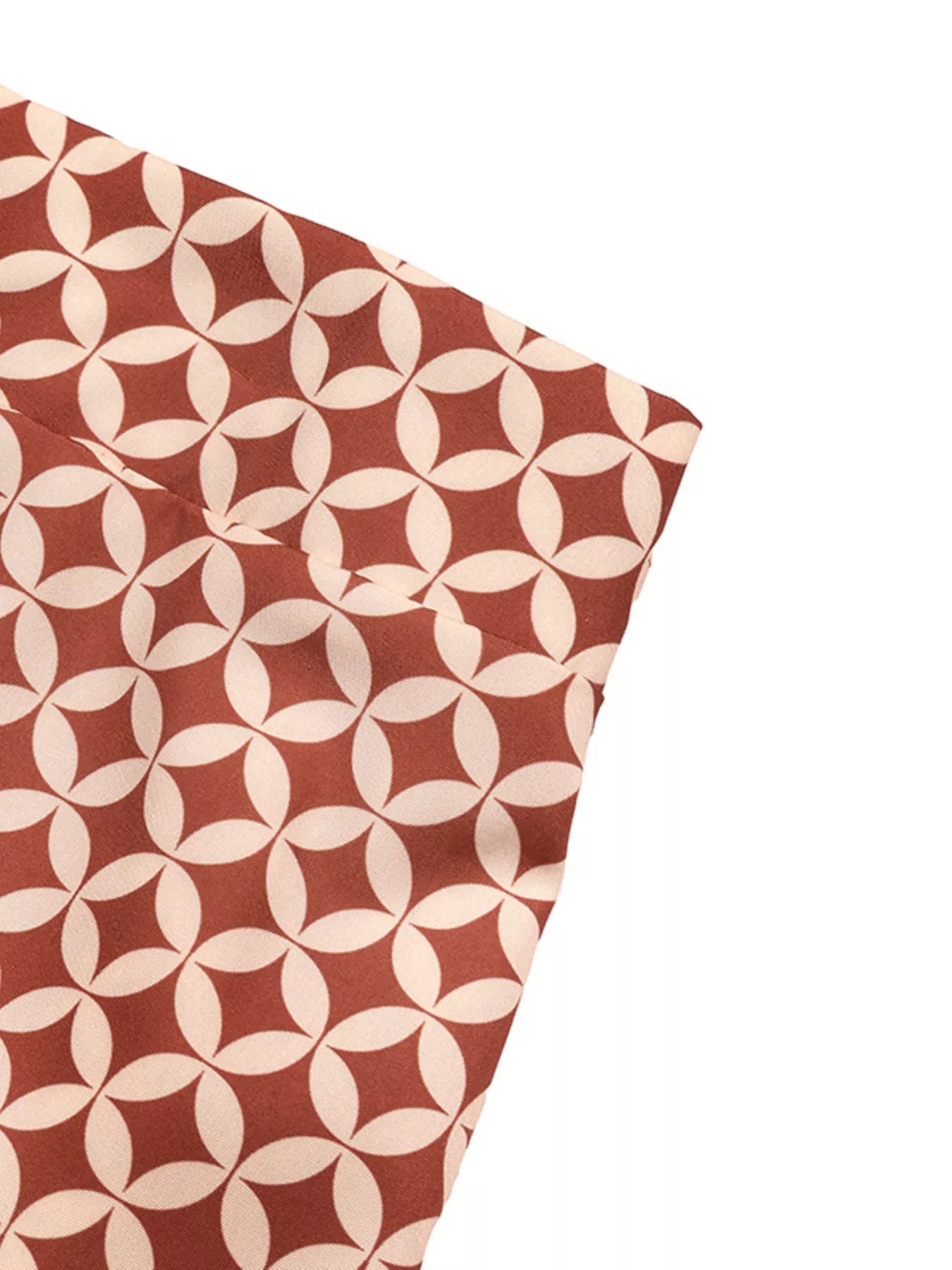NEWYORKLISTED STYLE COLLECTION: Fabric with a geometric pattern on a white background