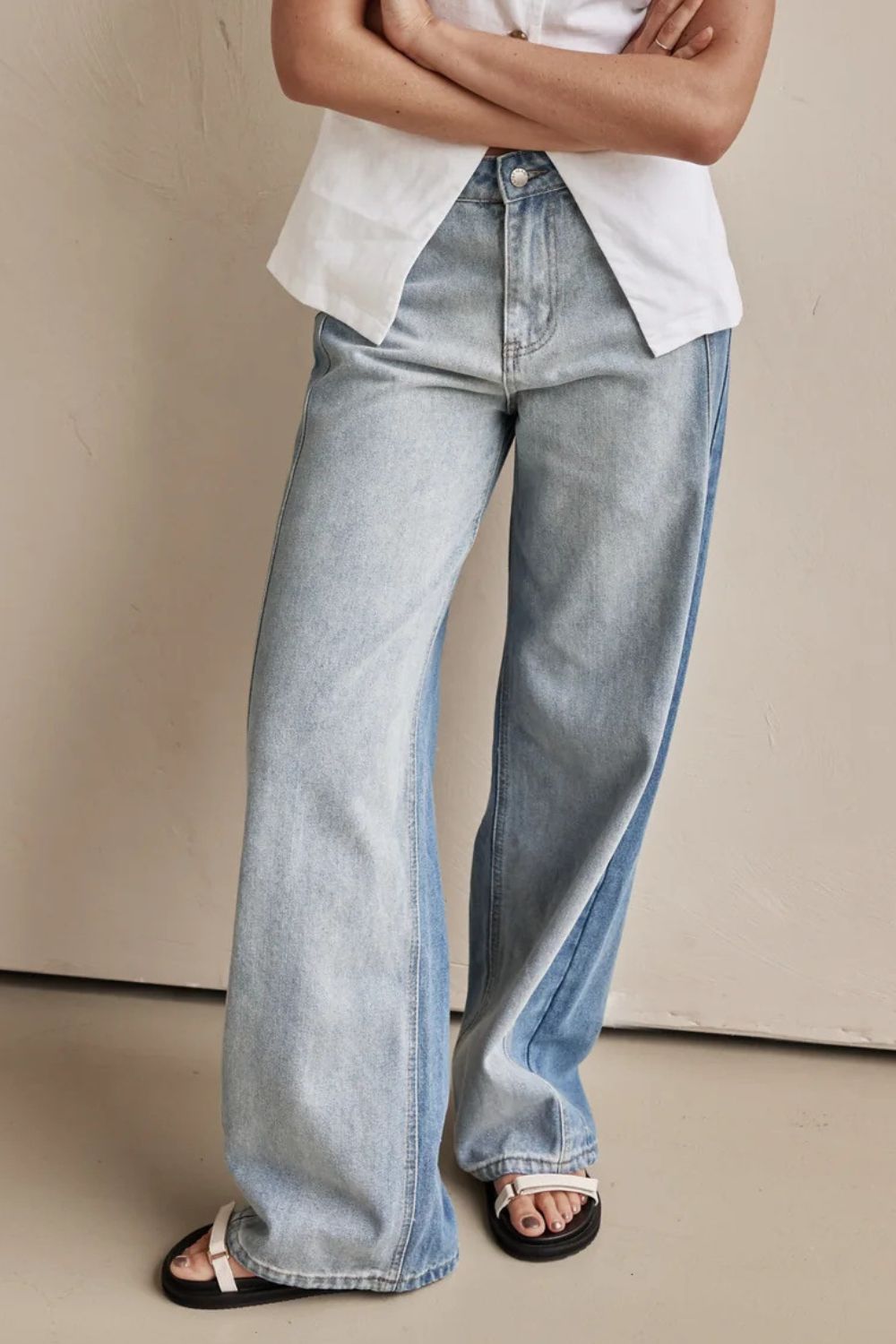 NEWYORKLISTED STYLE COLLECTION: Straight Leg Jeans with Pockets - NEWYORKLISTED